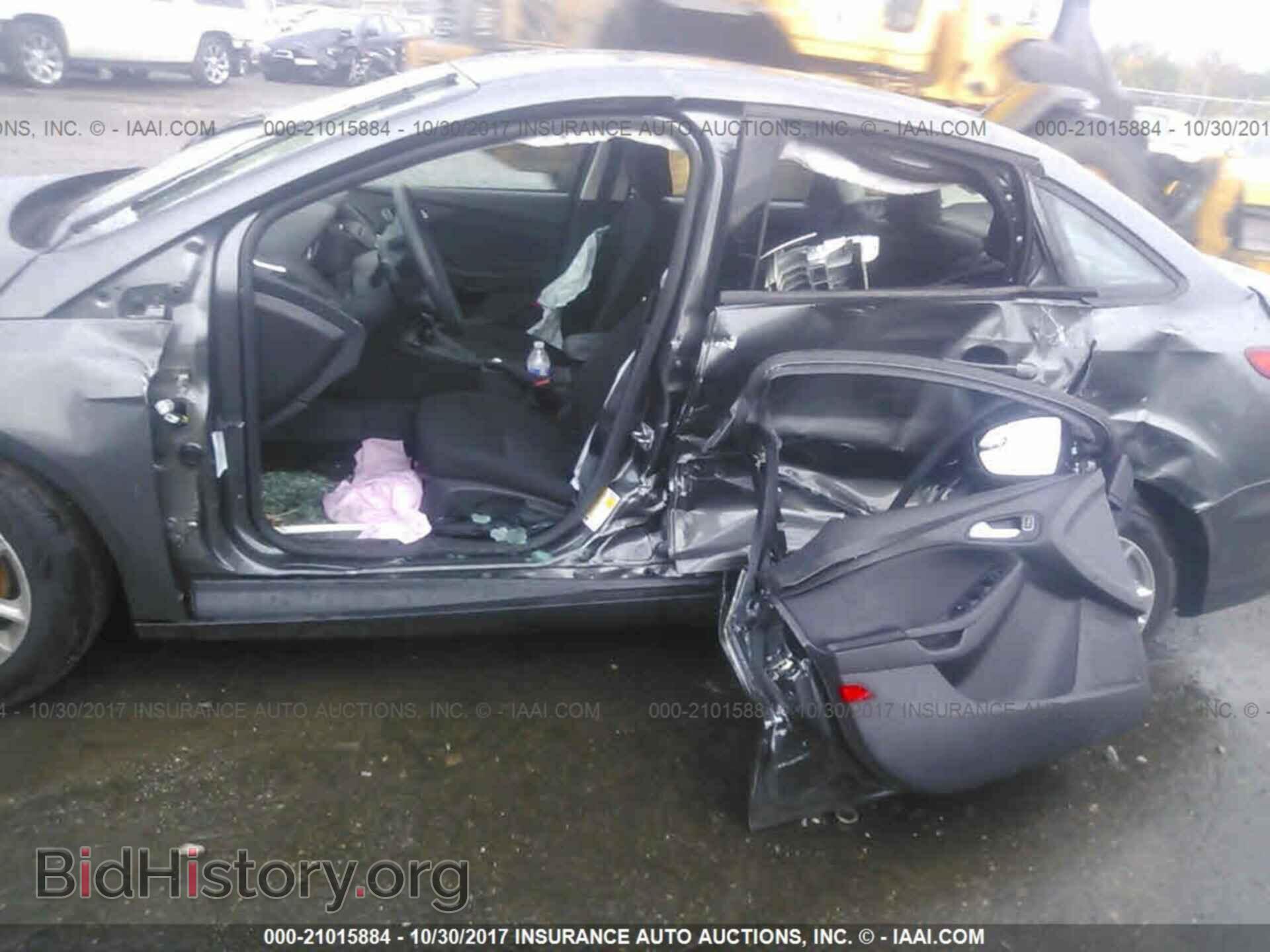 2017 Ford Focus - VIN: 1FADP3F22HL240870 - Photo 6