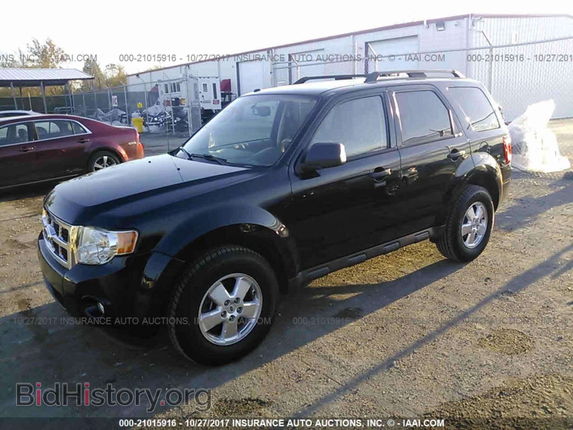 2011 Ford Escape - VIN: 1FMCU0D78BKB11892 - Фото 2