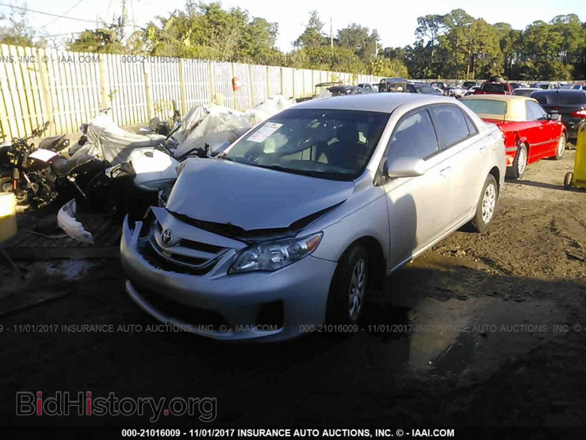 2011 Toyota Corolla - VIN: 2T1BU4EE2BC743650 - Фото 2