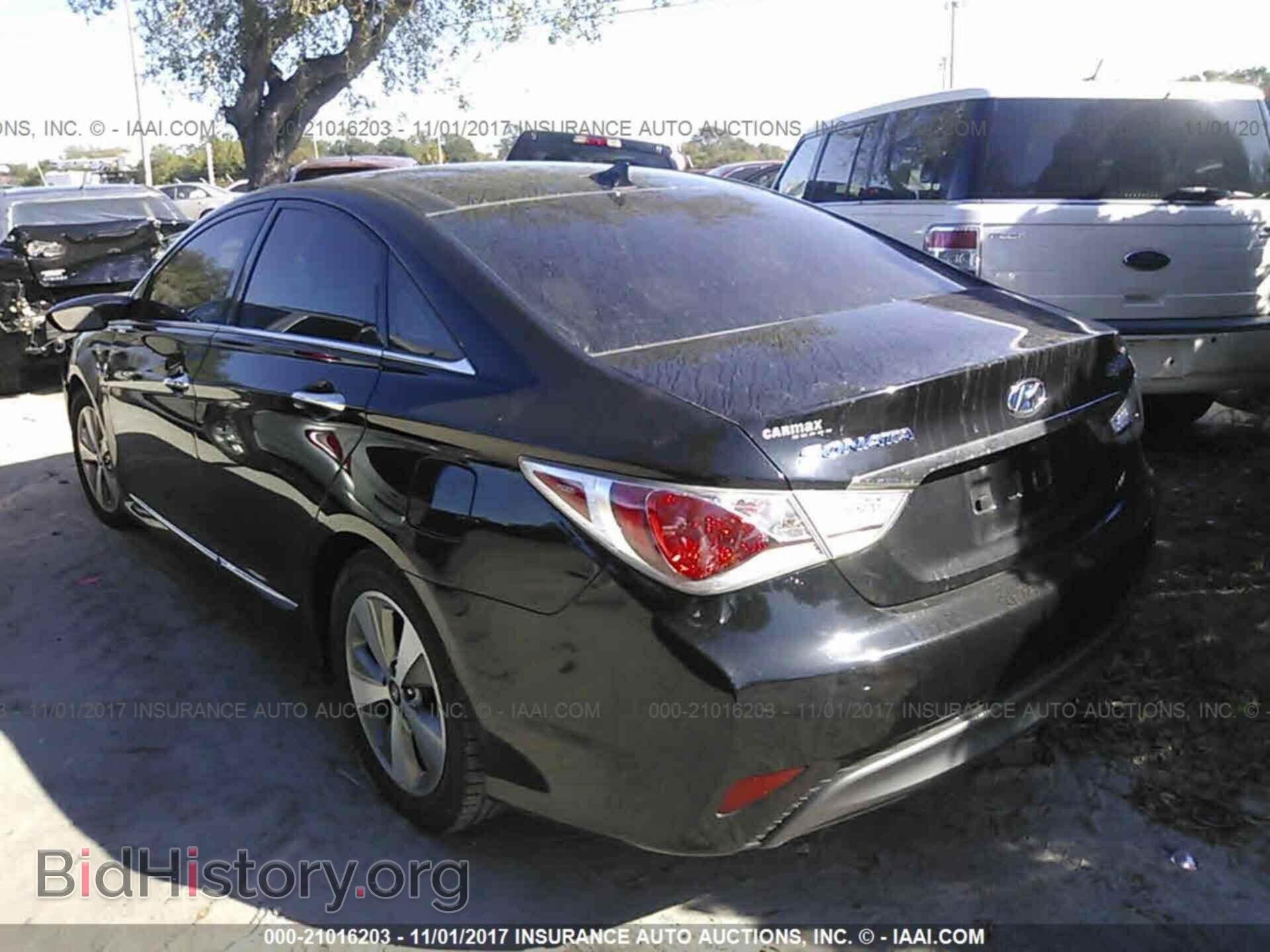 2012 Hyundai Sonata - VIN: KMHEC4A48CA057529 - Photo 3