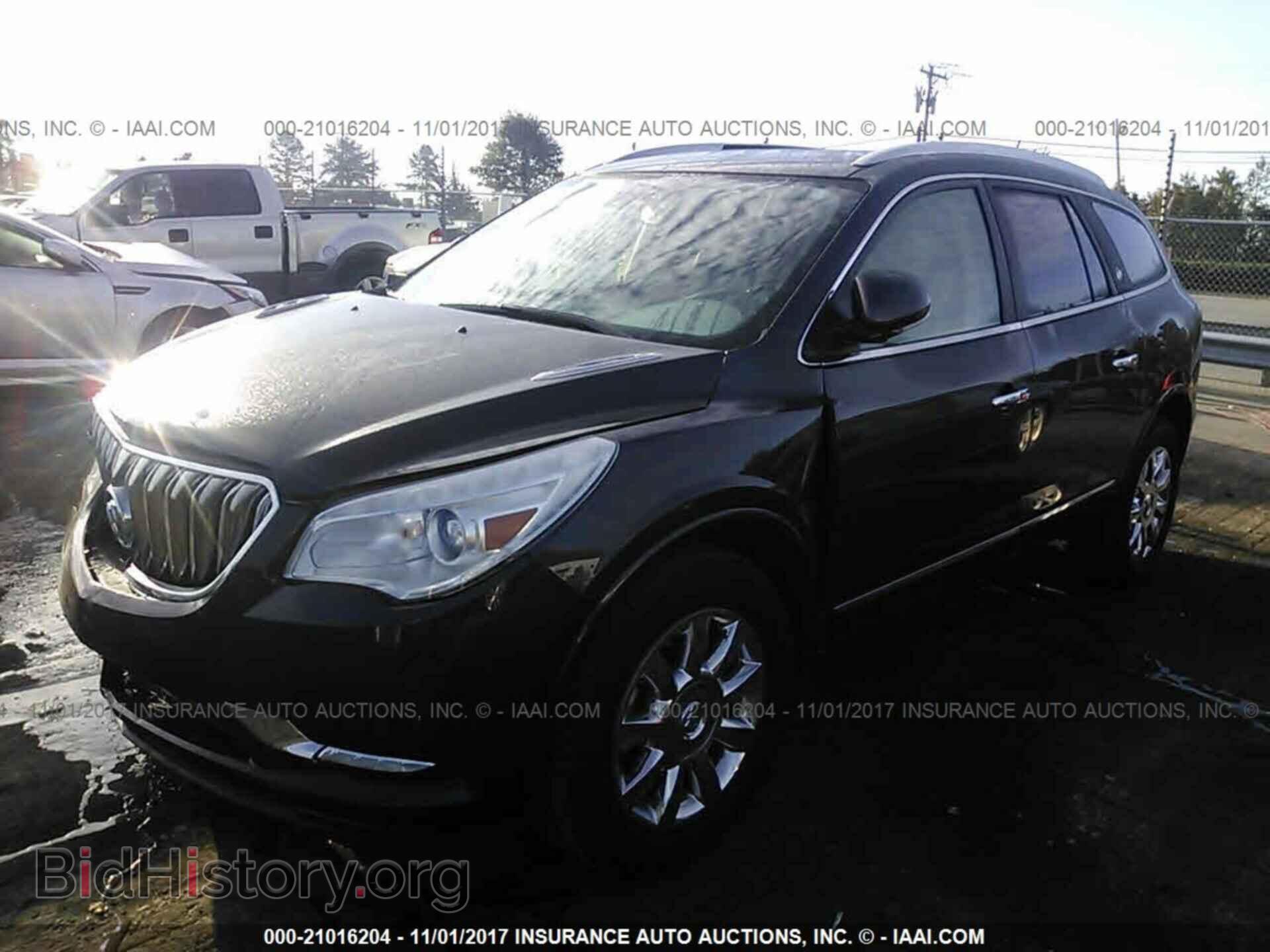 2015 Buick Enclave - VIN: 5GAKRBKD4FJ339665 - Photo 2