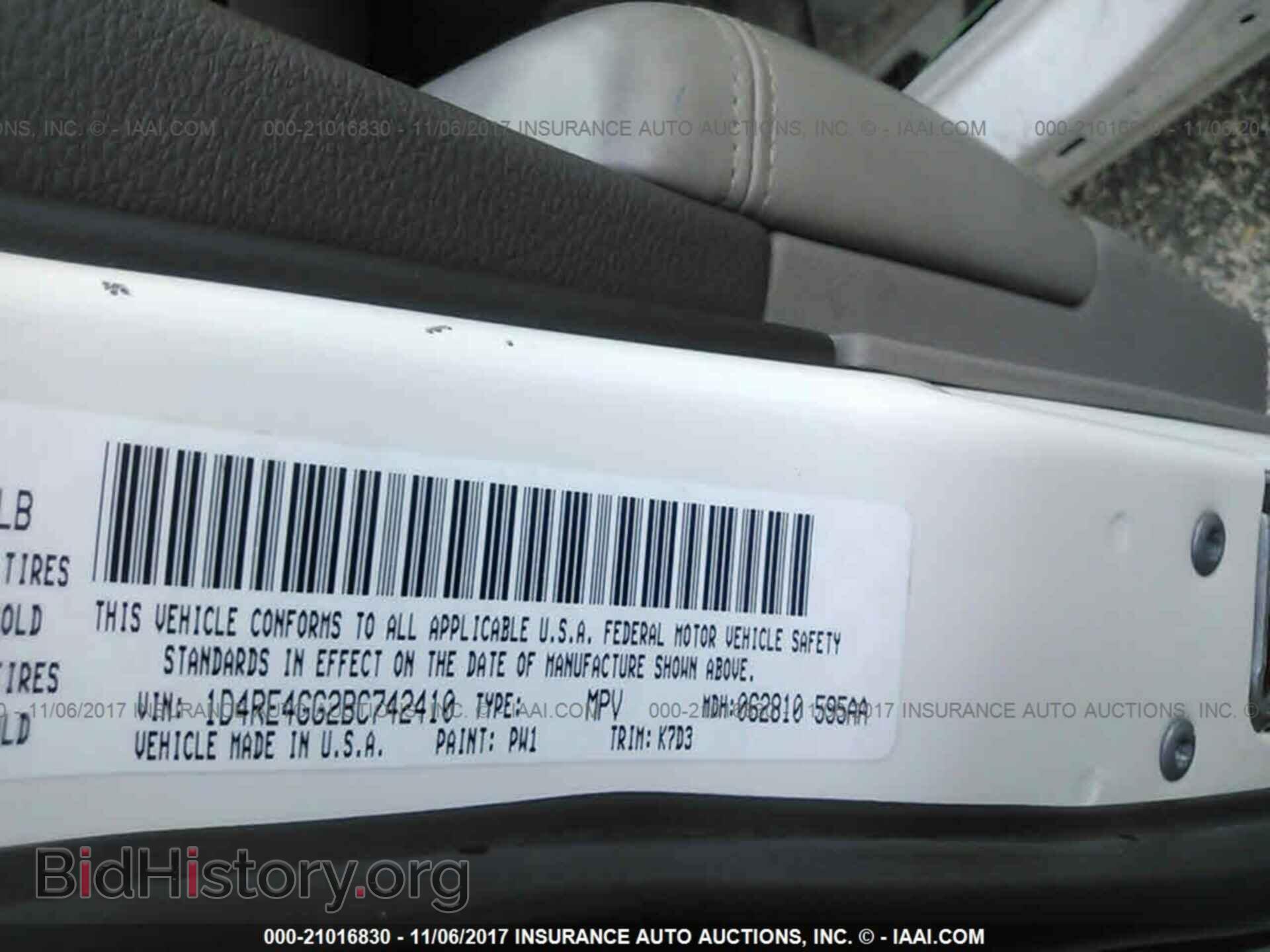 2011 Dodge Durango - VIN: 1D4RE4GG2BC742410 - Photo 9