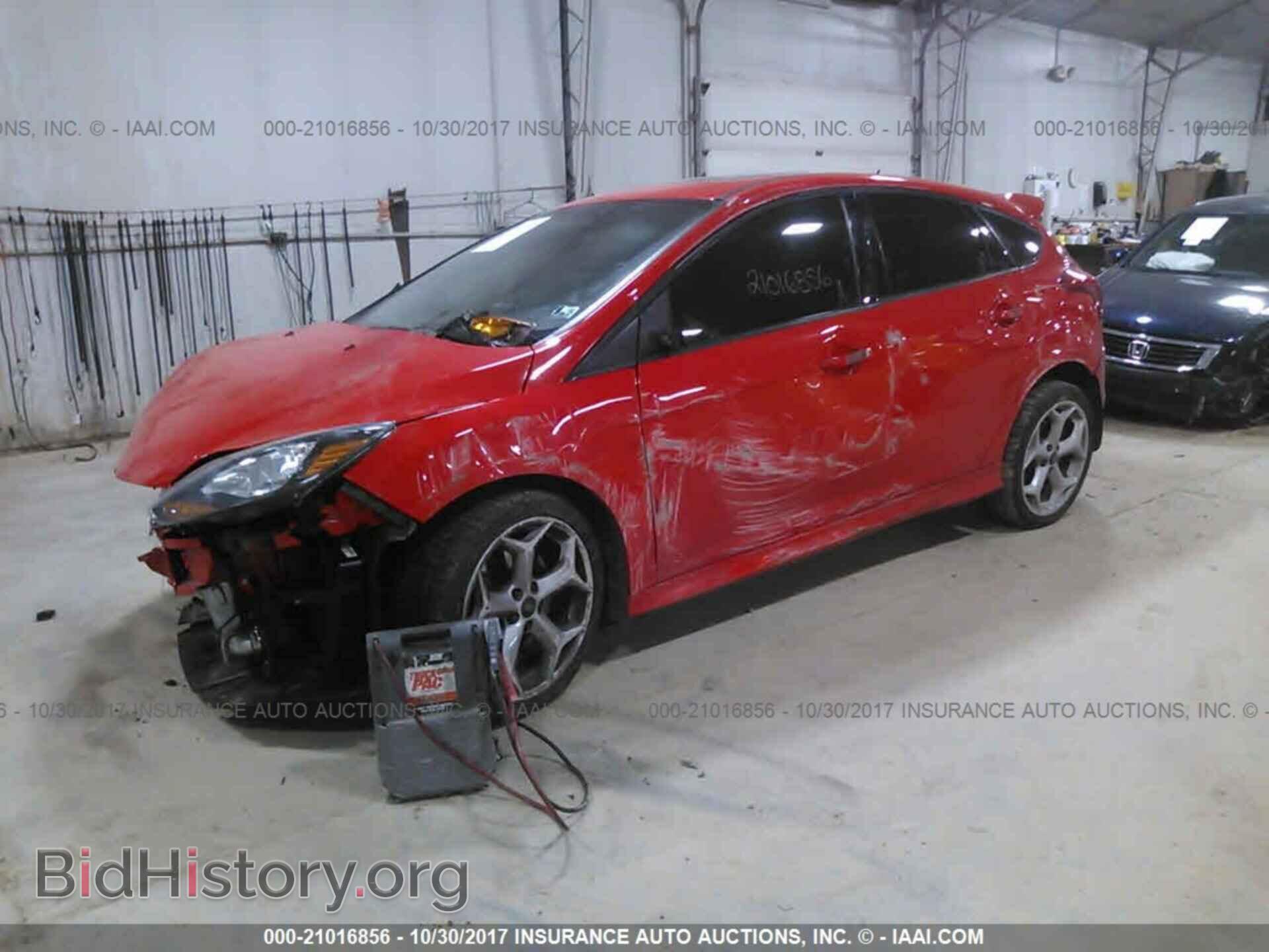 2014 Ford Focus - VIN: 1FADP3L9XEL212330 - Photo 2
