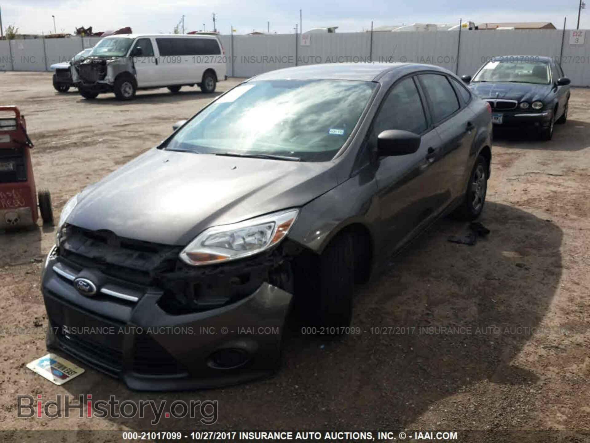 2012 Ford Focus - VIN: 1FAHP3E21CL361756 - Photo 2
