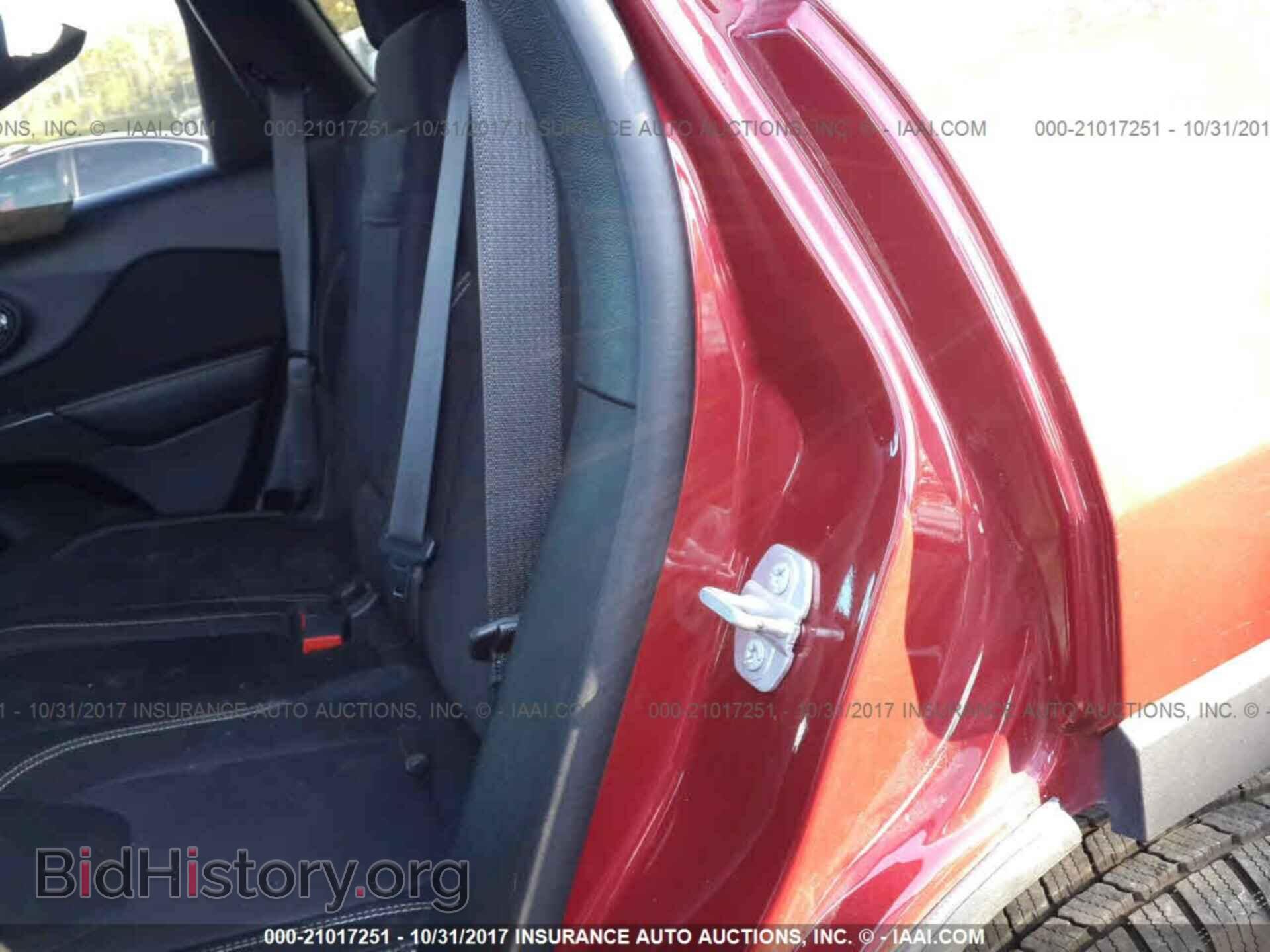 2015 Jeep Cherokee - VIN: 1C4PJMCB2FW613145 - Фото 8