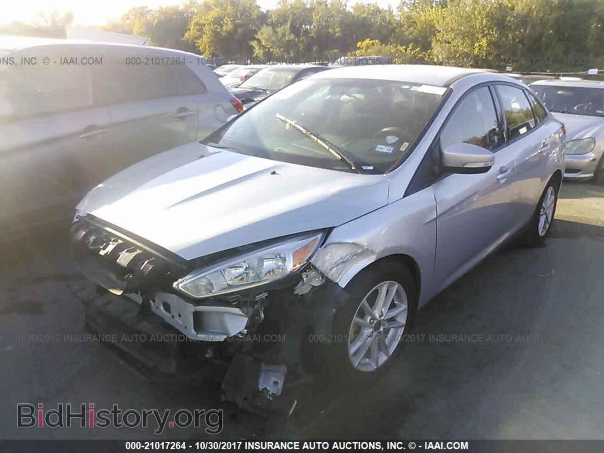 2016 Ford Focus - VIN: 1FADP3F28GL286606 - Photo 2