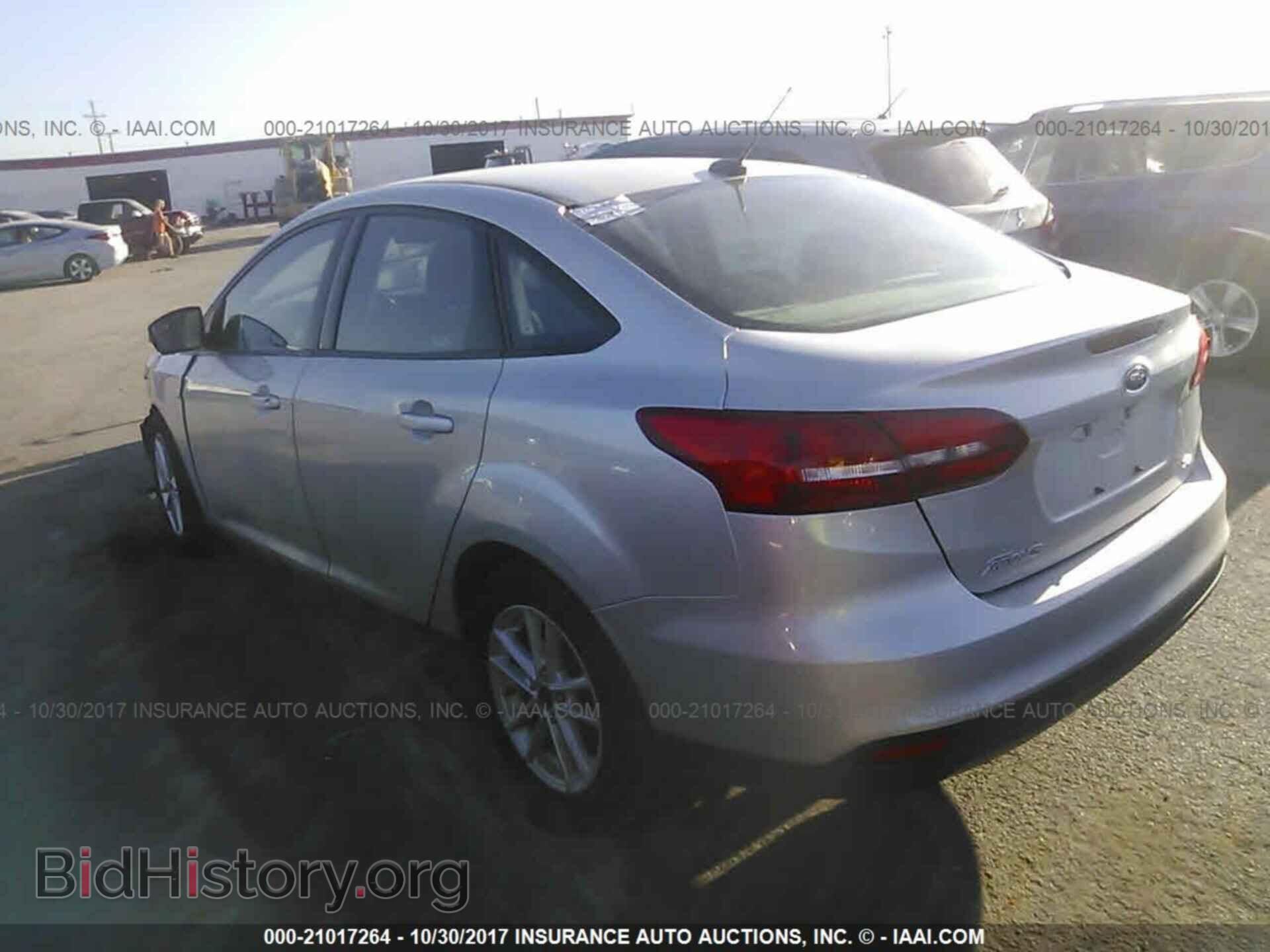 2016 Ford Focus - VIN: 1FADP3F28GL286606 - Photo 3
