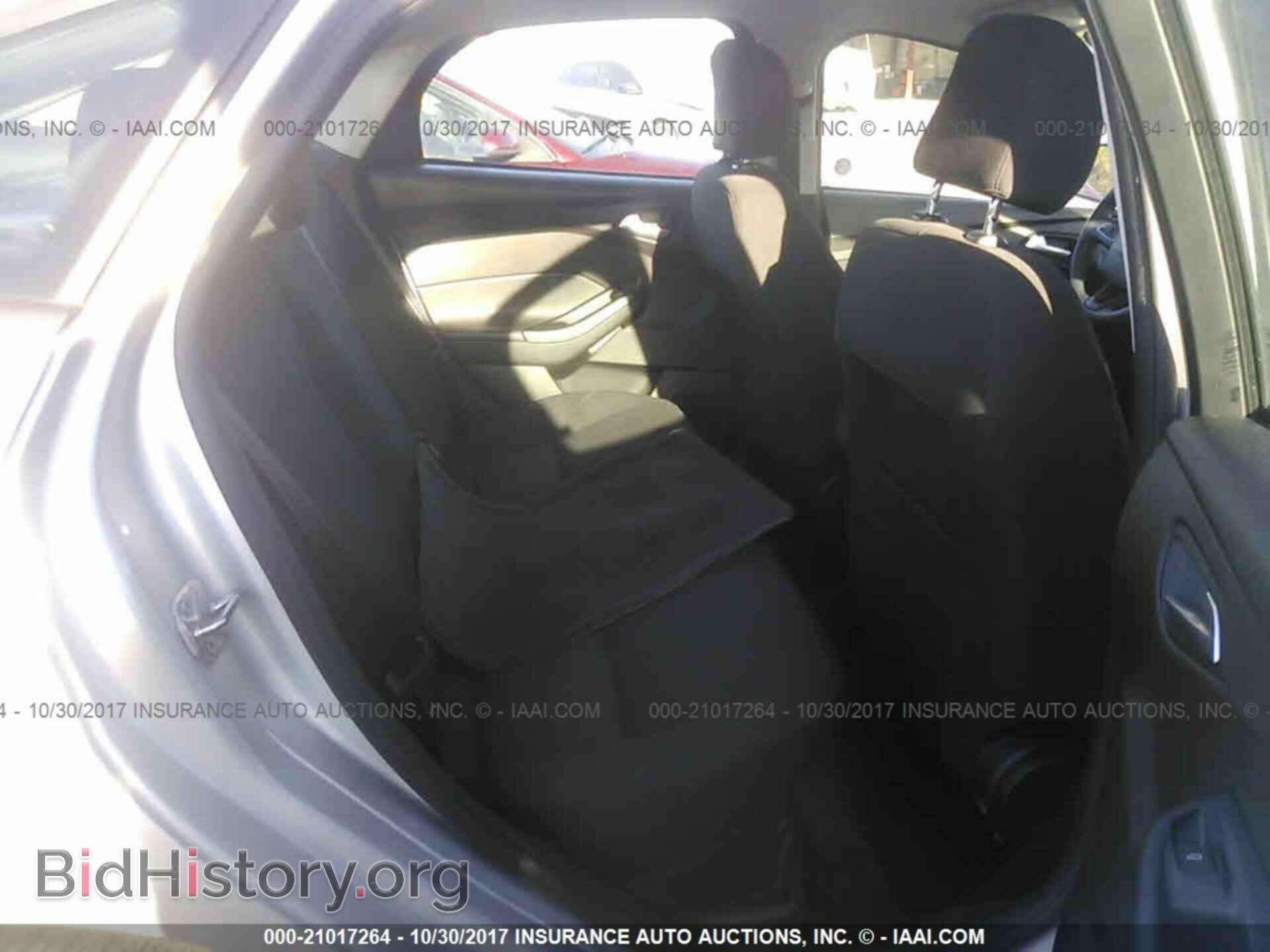 2016 Ford Focus - VIN: 1FADP3F28GL286606 - Photo 8