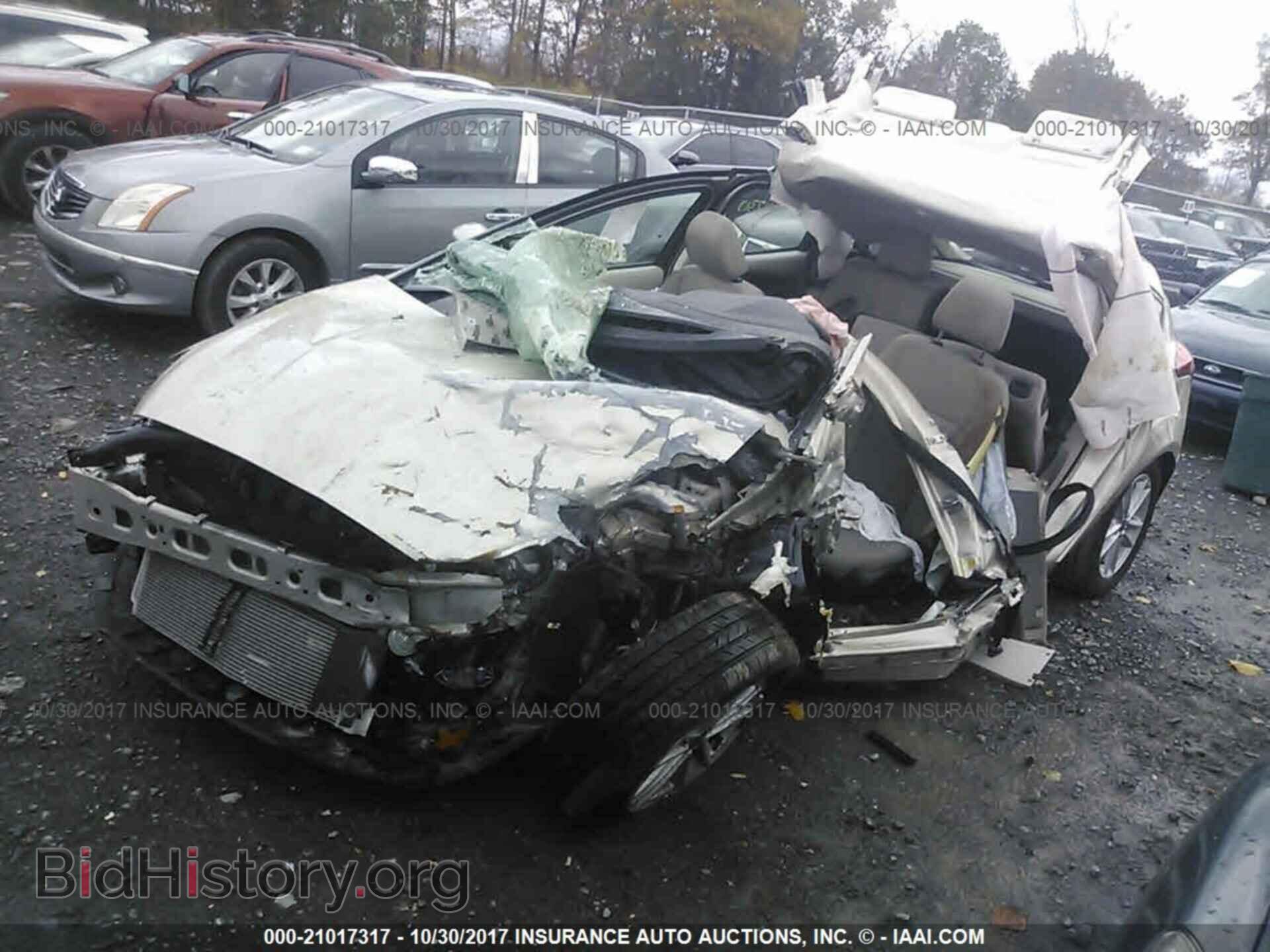 2017 Ford Focus - VIN: 1FADP3K28HL293742 - Photo 2