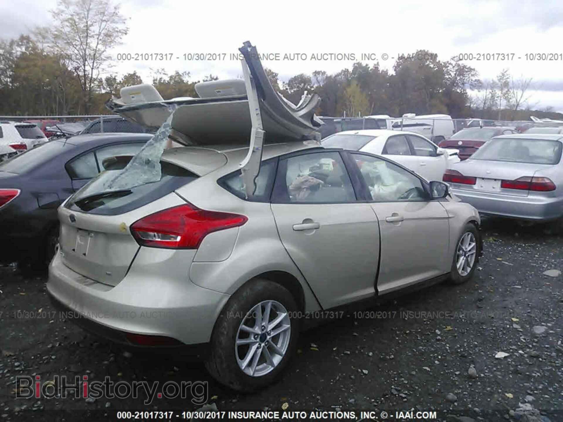2017 Ford Focus - VIN: 1FADP3K28HL293742 - Photo 4