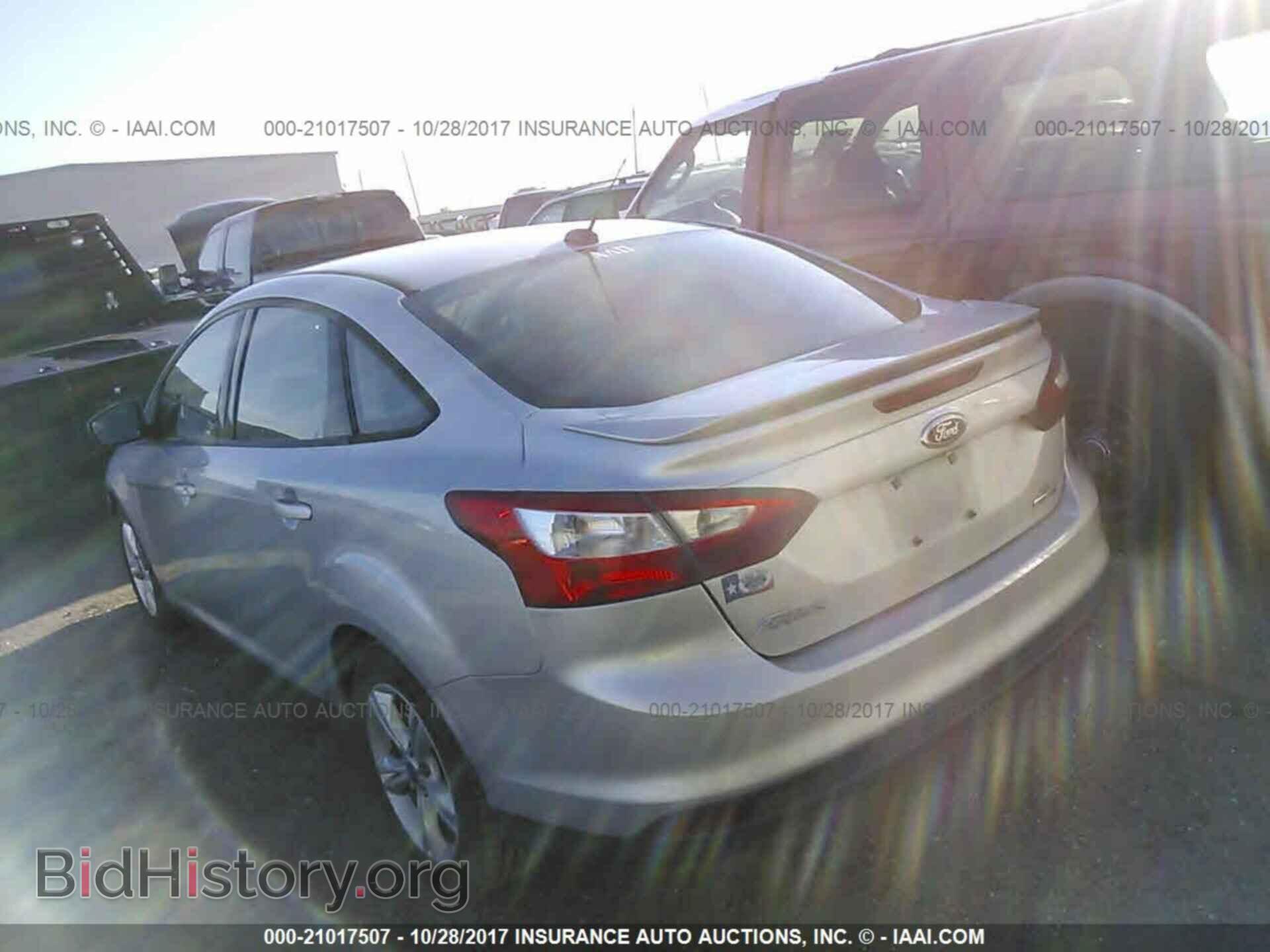 2012 Ford Focus - VIN: 1FAHP3F29CL476393 - Photo 3