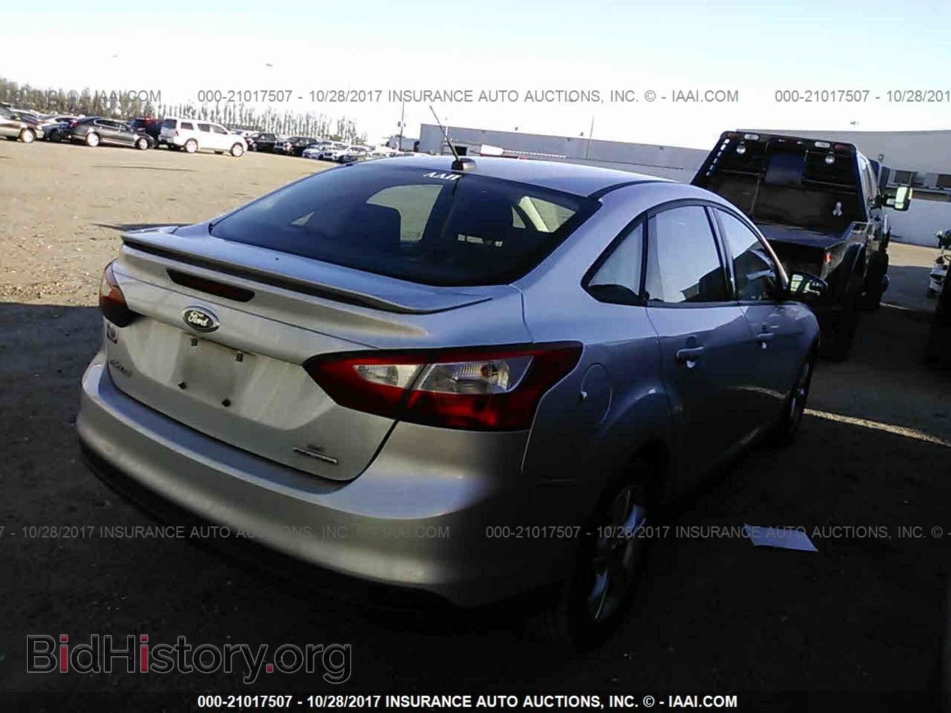 2012 Ford Focus - VIN: 1FAHP3F29CL476393 - Photo 4