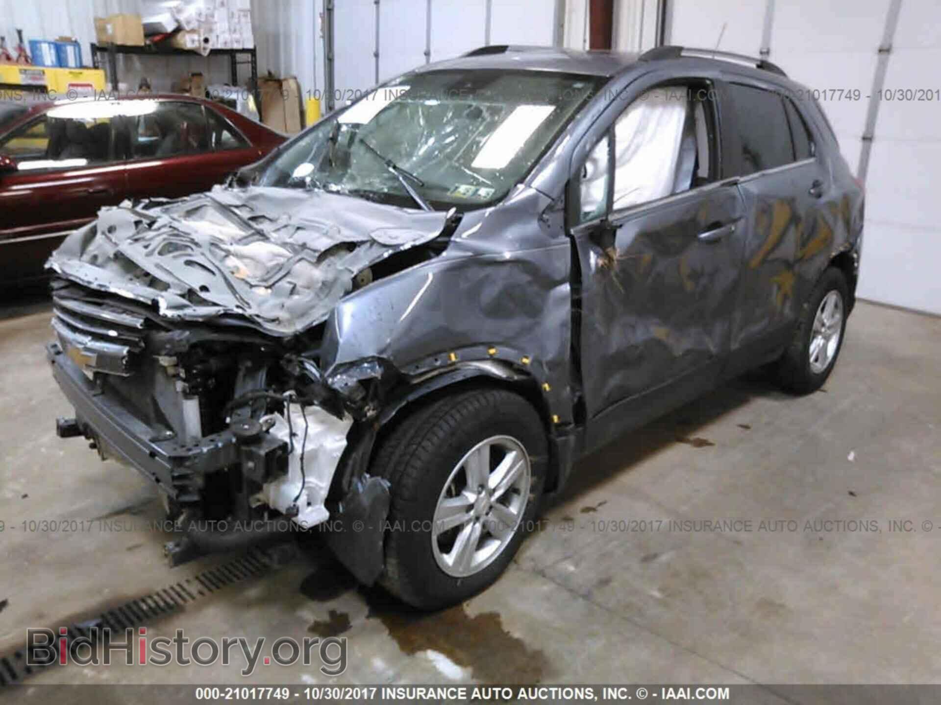 2015 Chevrolet Trax - VIN: KL7CJRSB1FB105895 - Фото 2