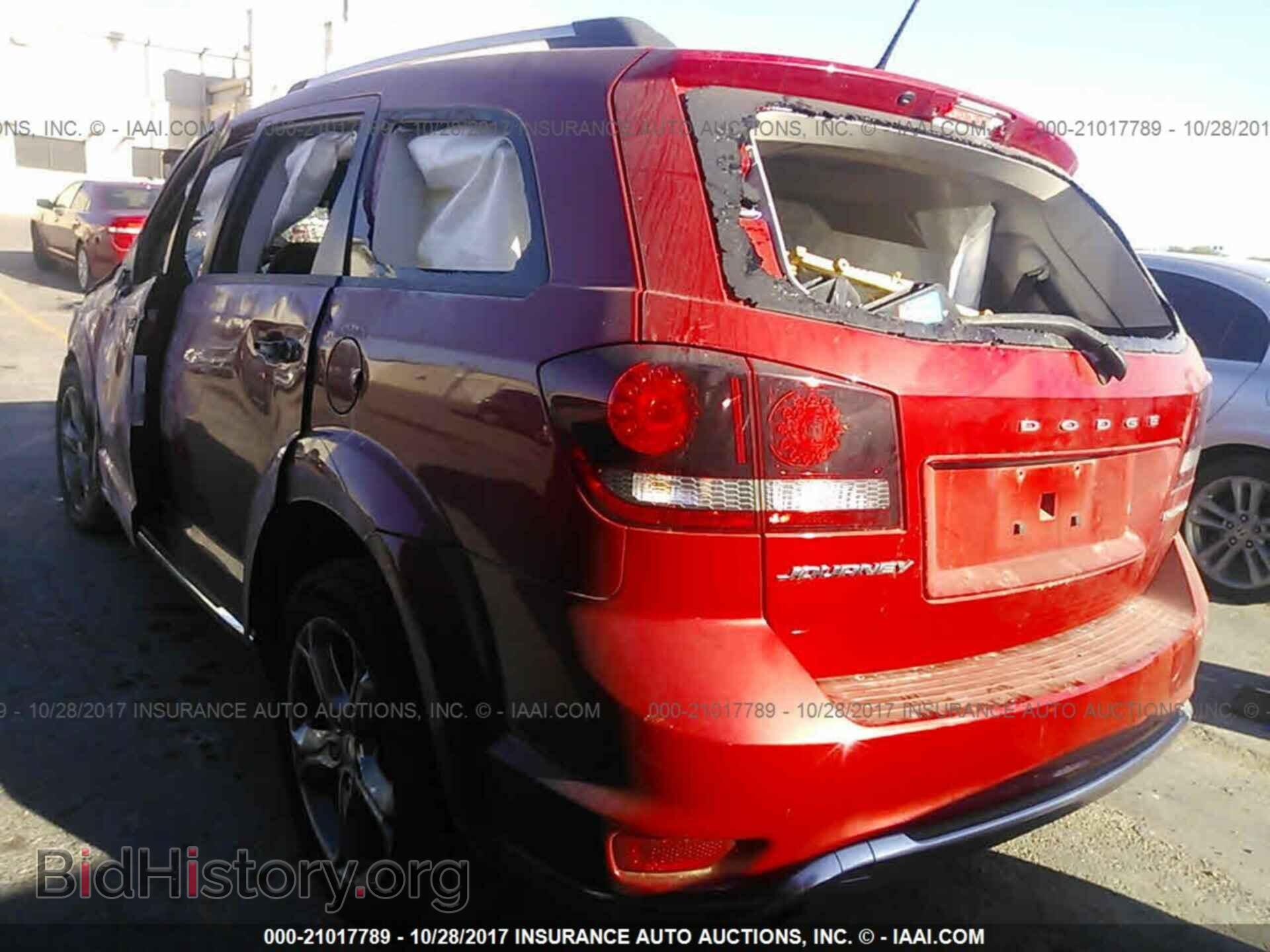 2015 Dodge Journey - VIN: 3C4PDCGGXFT557548 - Photo 3