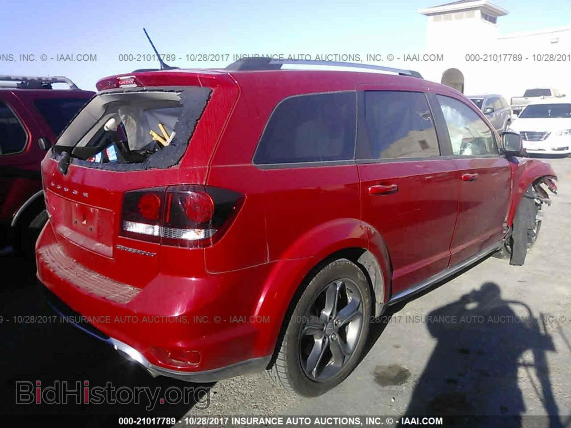 2015 Dodge Journey - VIN: 3C4PDCGGXFT557548 - Photo 4