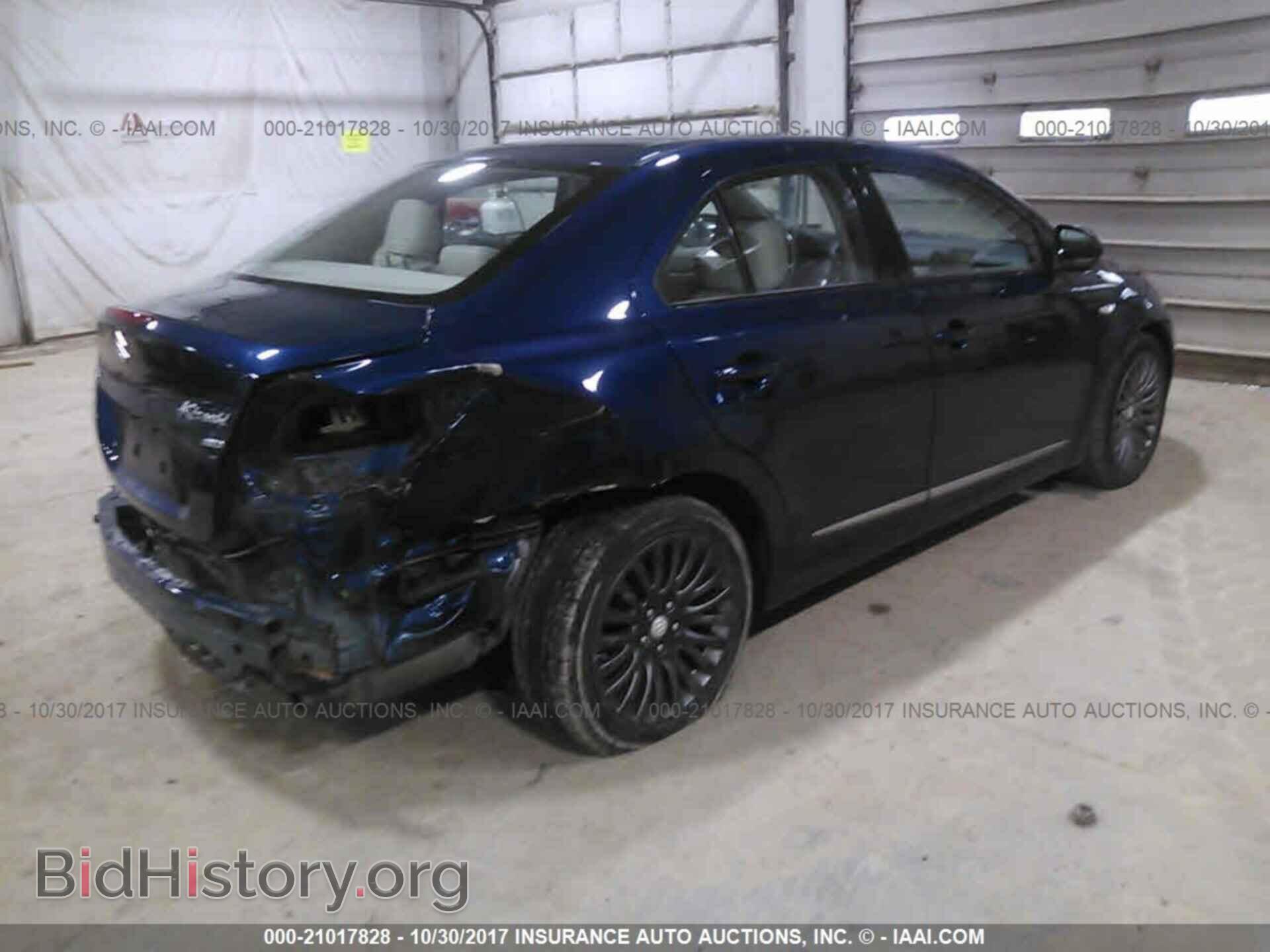 2012 Suzuki Kizashi - VIN: JS2RF9A33C6100619 - Photo 4