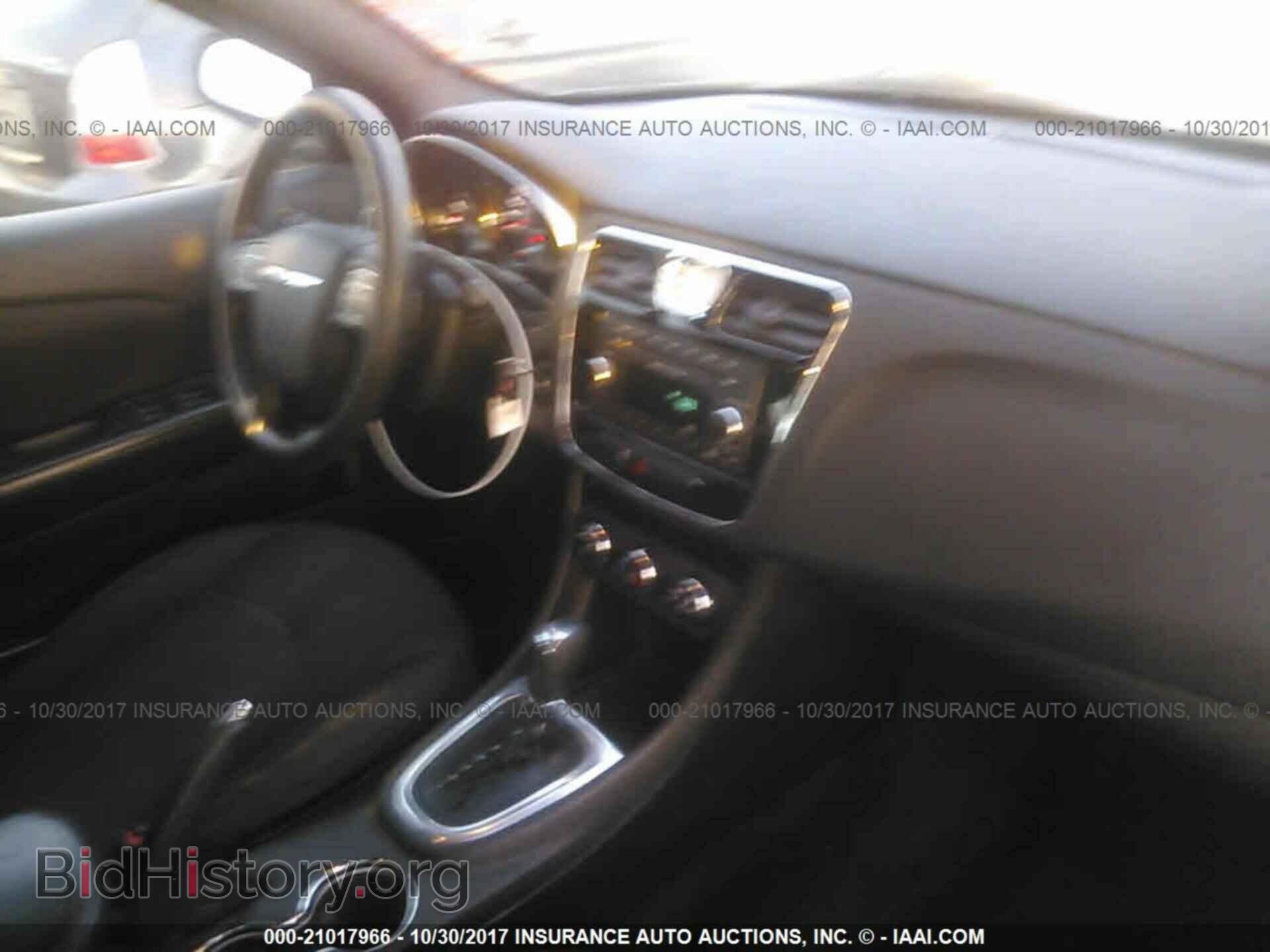 2013 Chrysler 200 - VIN: 1C3CCBAB3DN647991 - Фото 5
