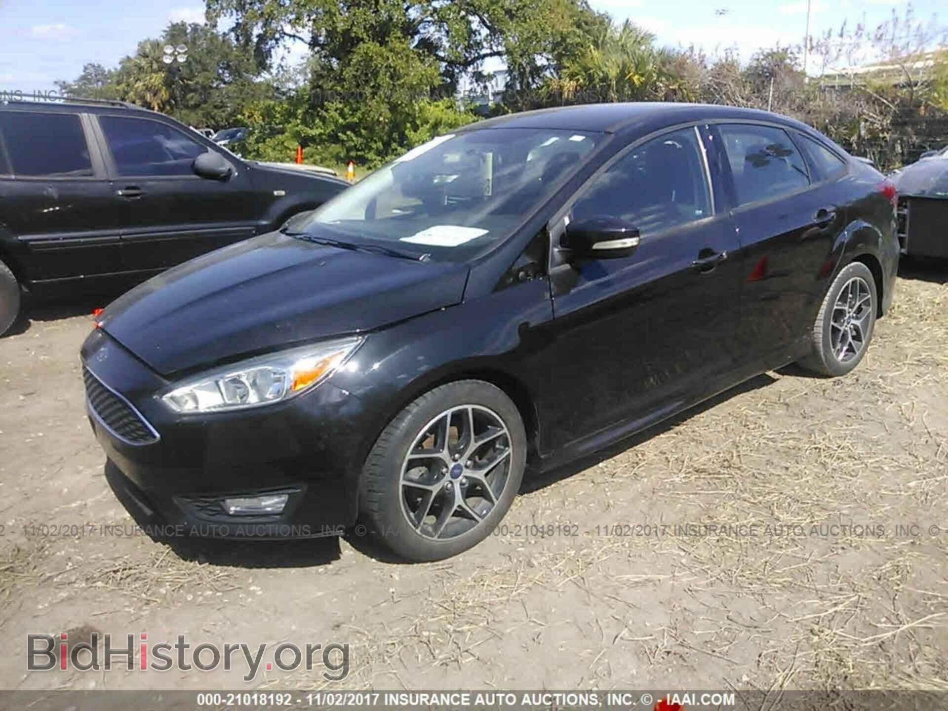 2015 Ford Focus - VIN: 1FADP3F25FL238771 - Photo 2