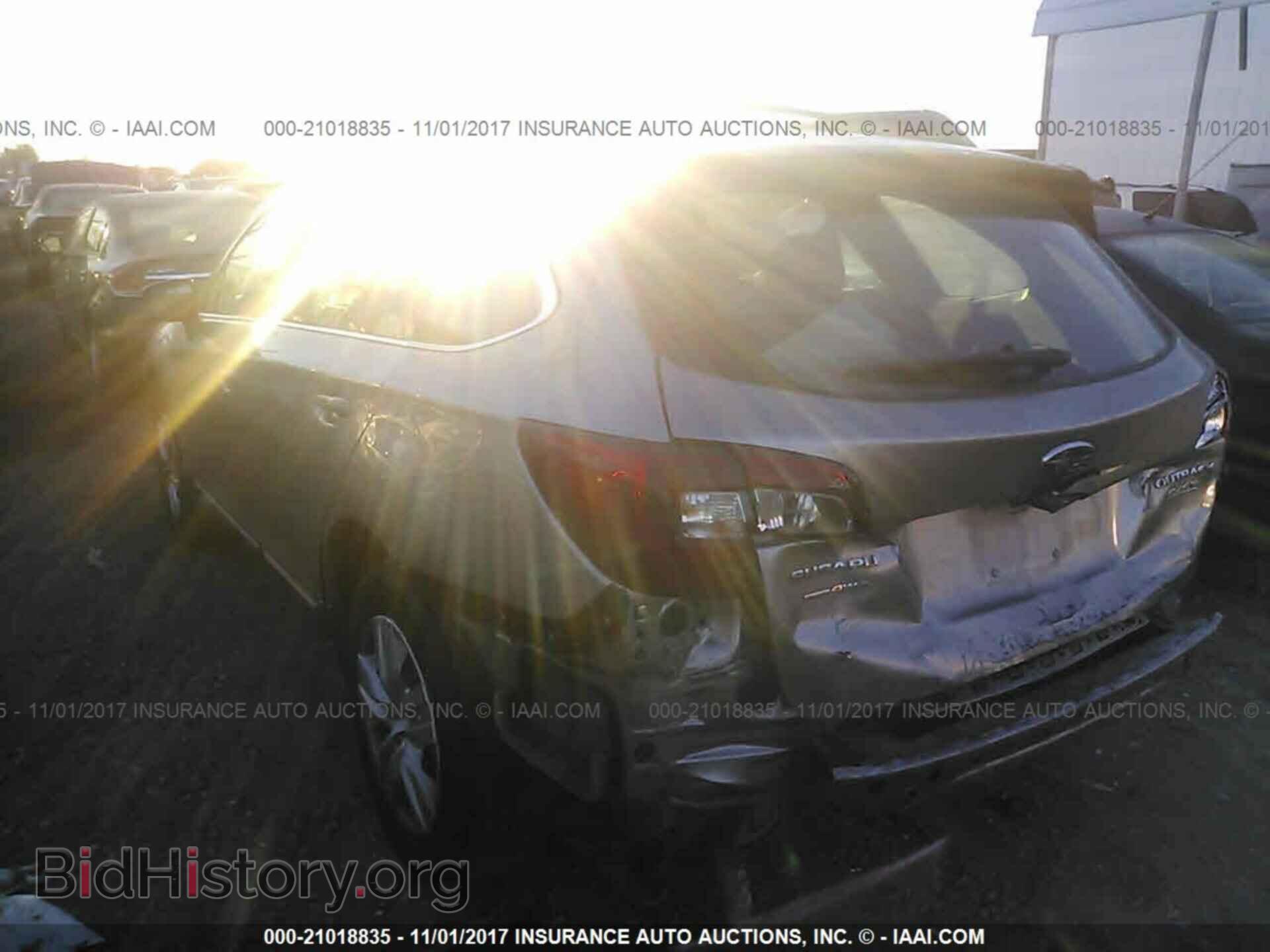 2015 Subaru Outback - VIN: 4S4BSAACXF3241052 - Photo 3
