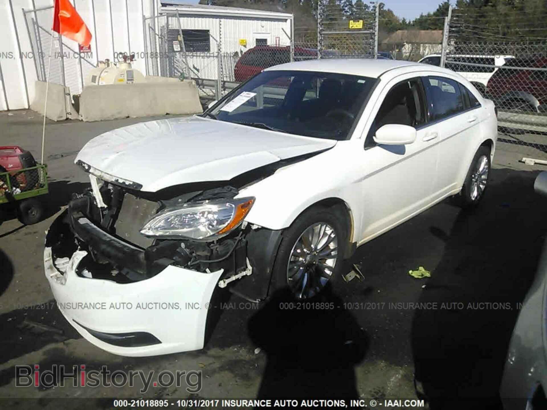 2012 Chrysler 200 - VIN: 1C3CCBAB1CN113547 - Фото 2