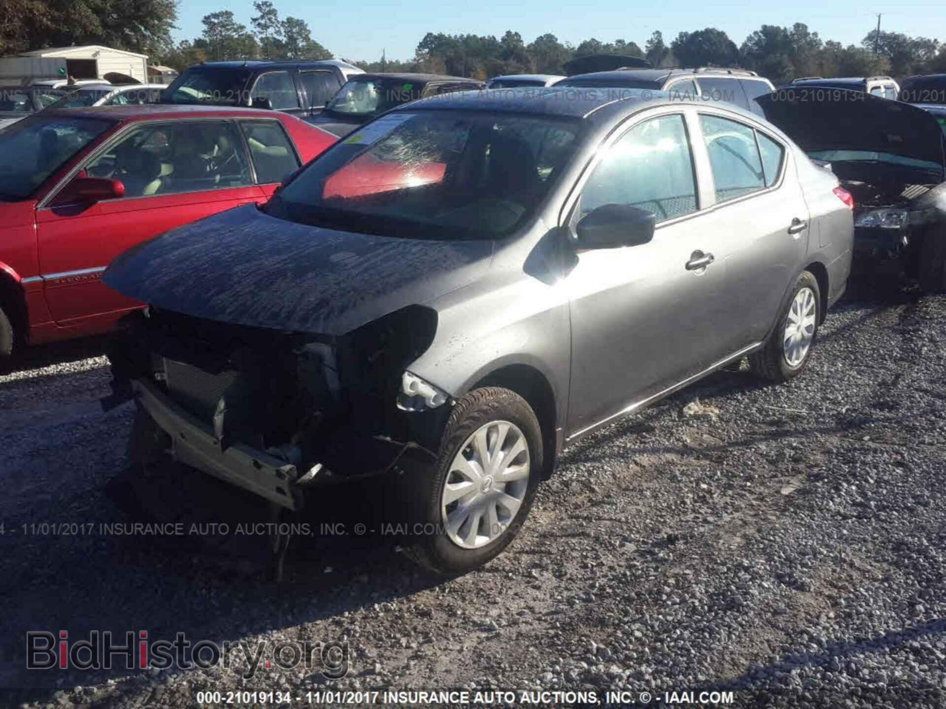 2017 Nissan Versa - VIN: 3N1CN7AP2HL885273 - Фото 2