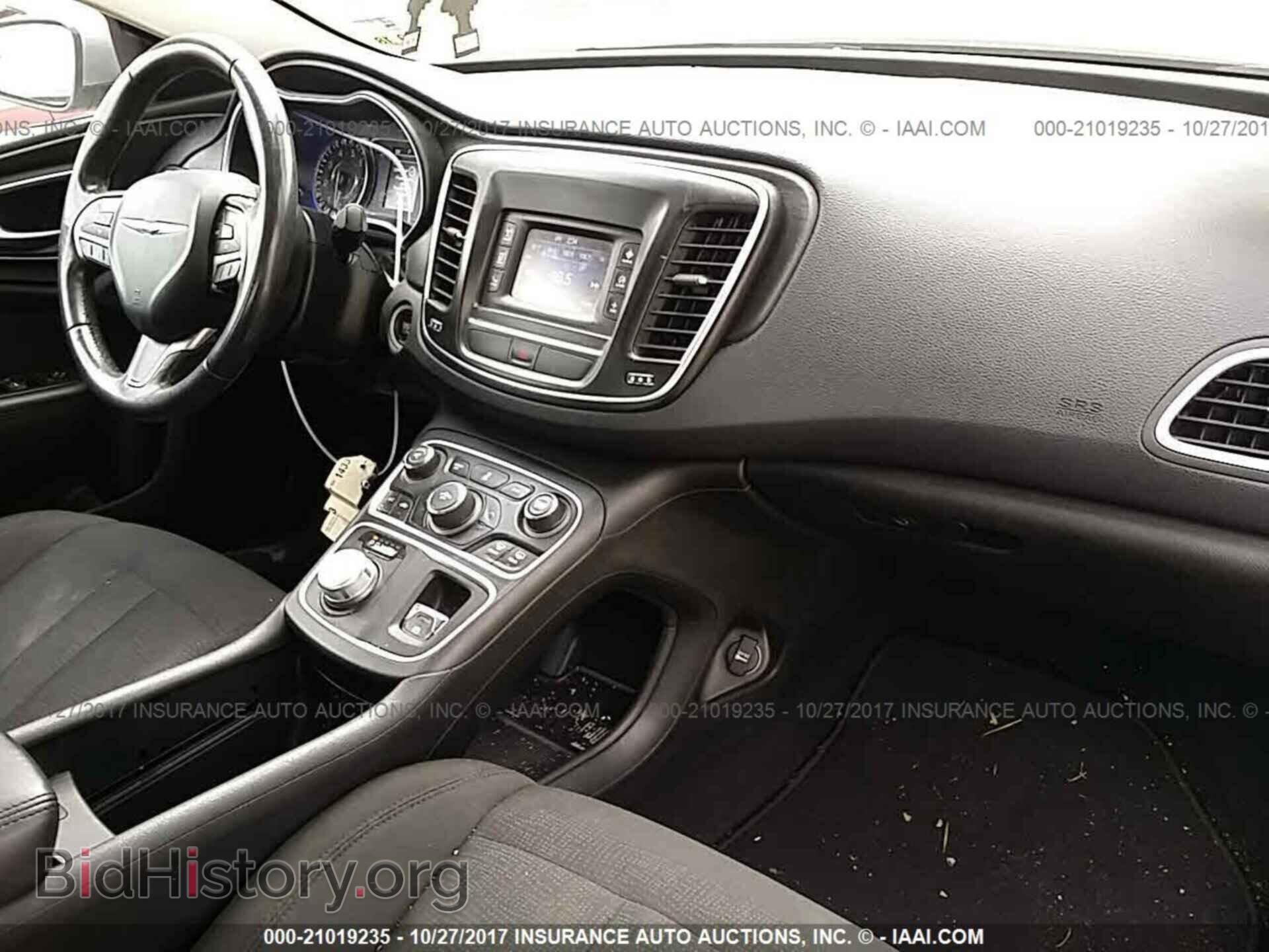 2015 Chrysler 200 - VIN: 1C3CCCABXFN658737 - Photo 5