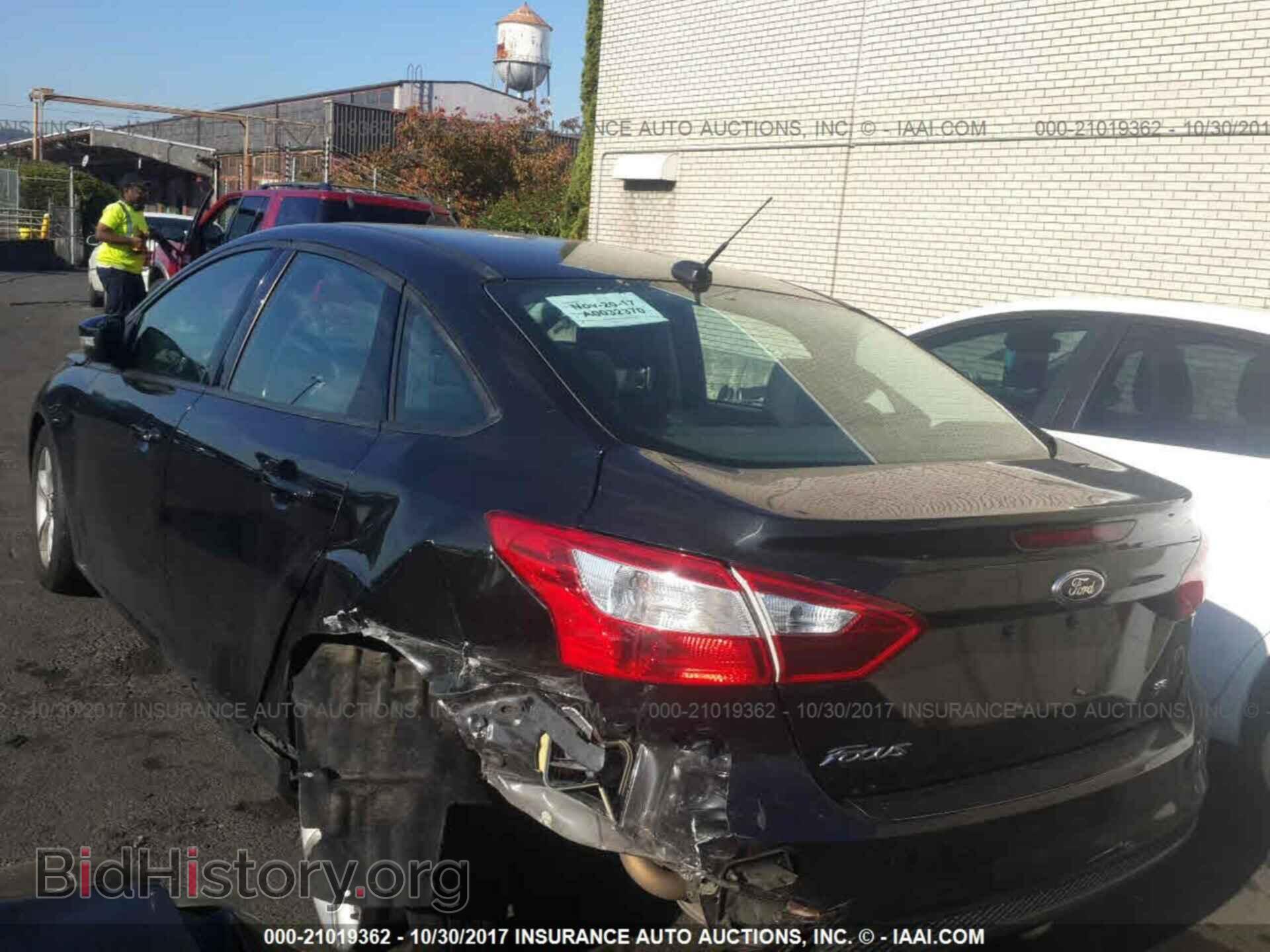 2014 Ford Focus - VIN: 1FADP3F21EL199739 - Photo 3