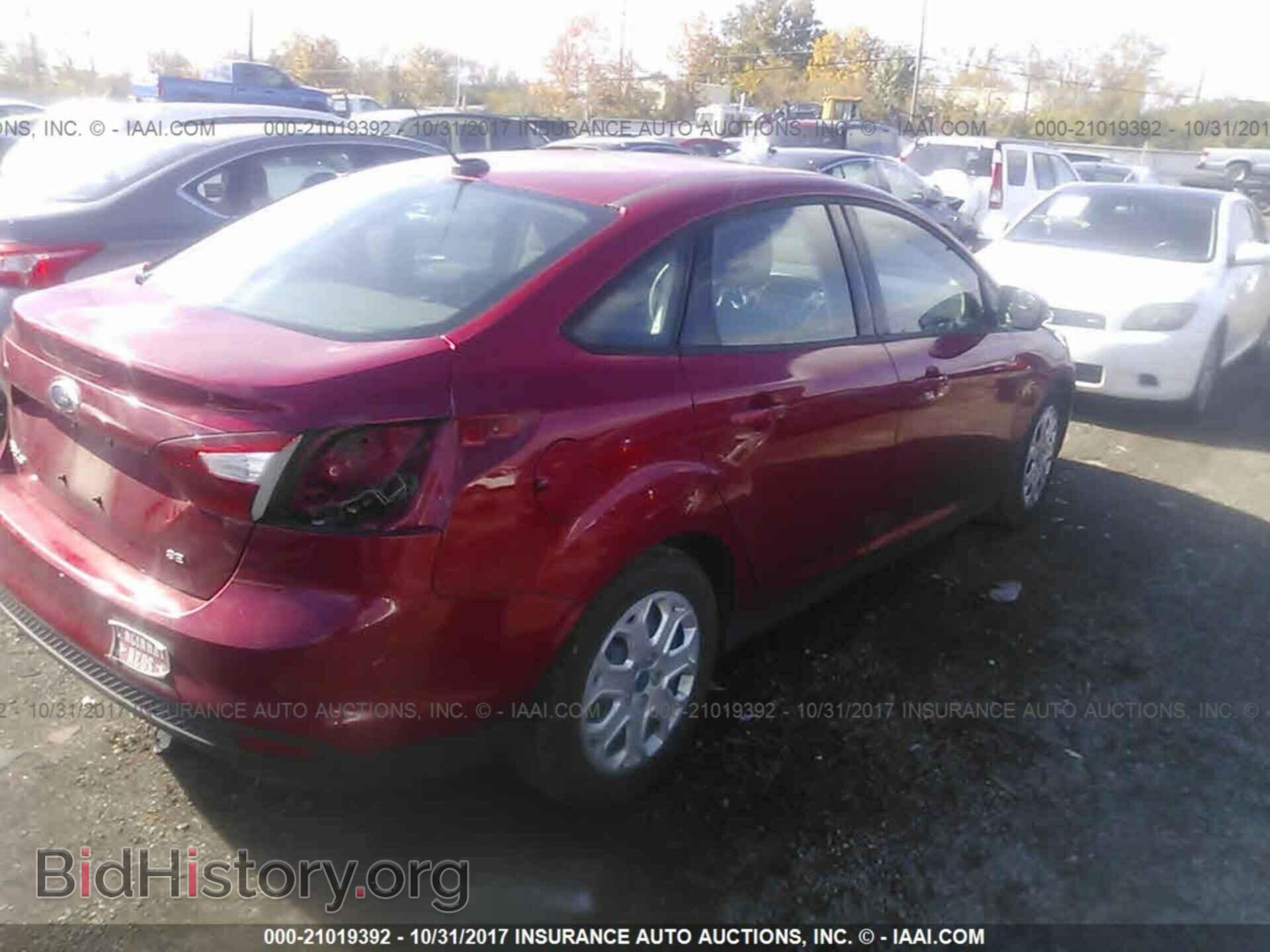 2012 Ford Focus - VIN: 1FAHP3F27CL288908 - Photo 4
