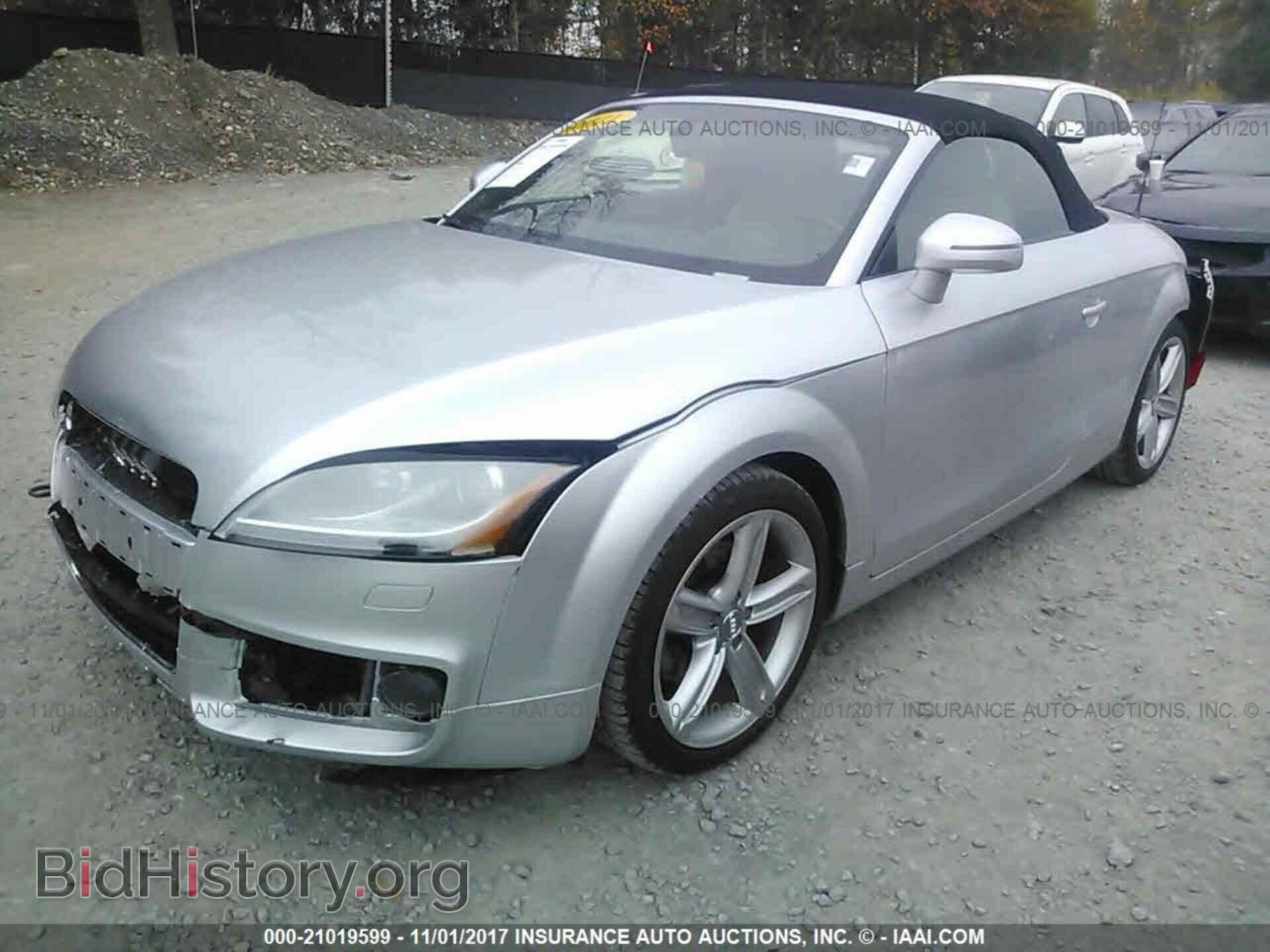 2011 AUDI TT - VIN: TRU4FAFK7B1025561 - Фото 2