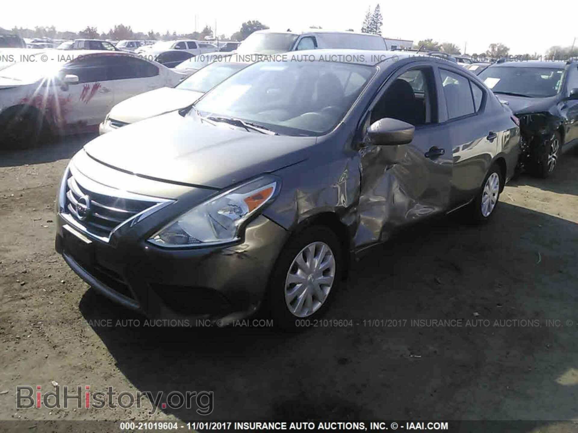 2017 Nissan Versa - VIN: 3N1CN7AP1HL812850 - Фото 2