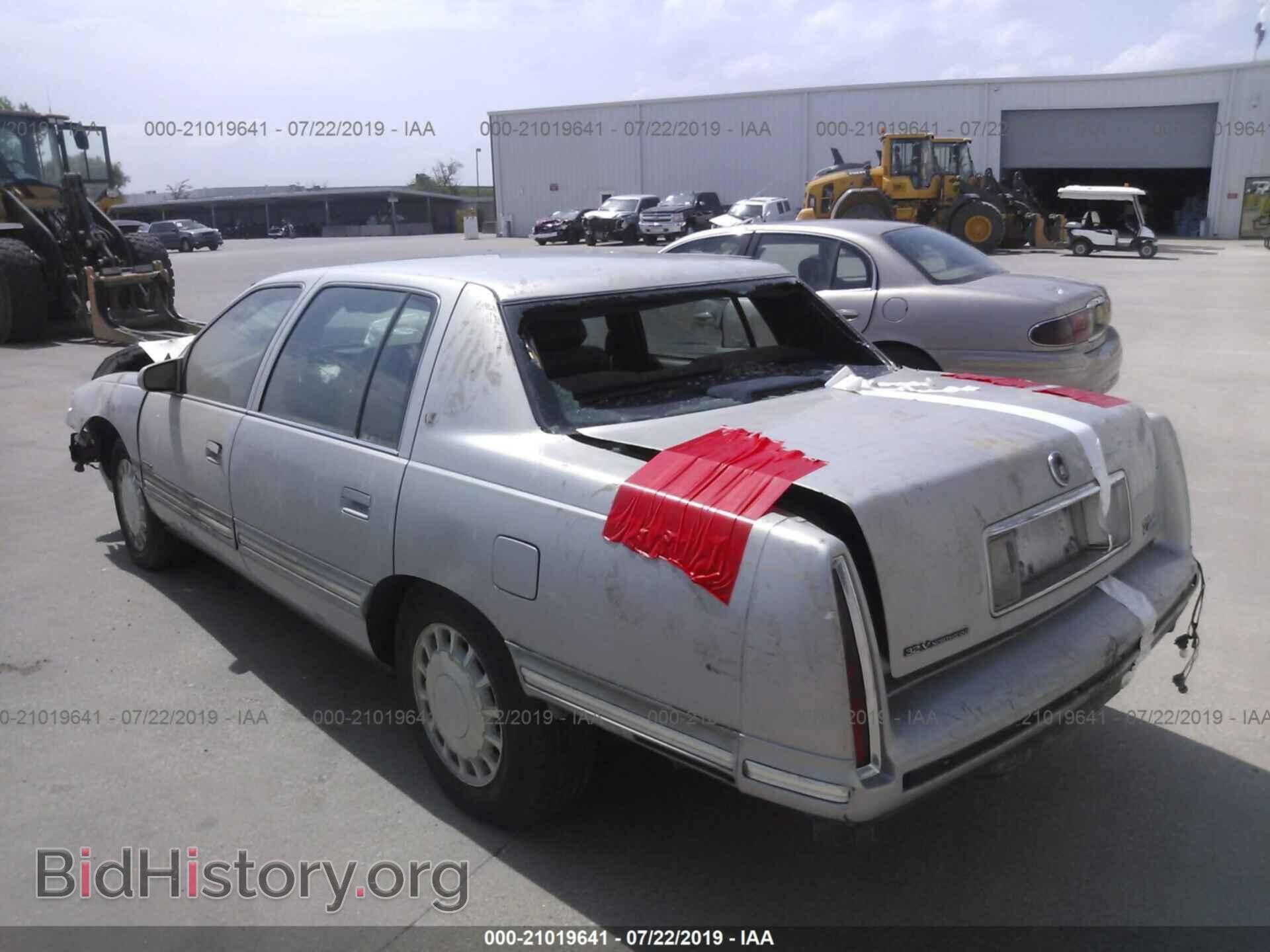1998 Cadillac Deville - VIN: 1G6KD54Y5WU759824 - Фото 3