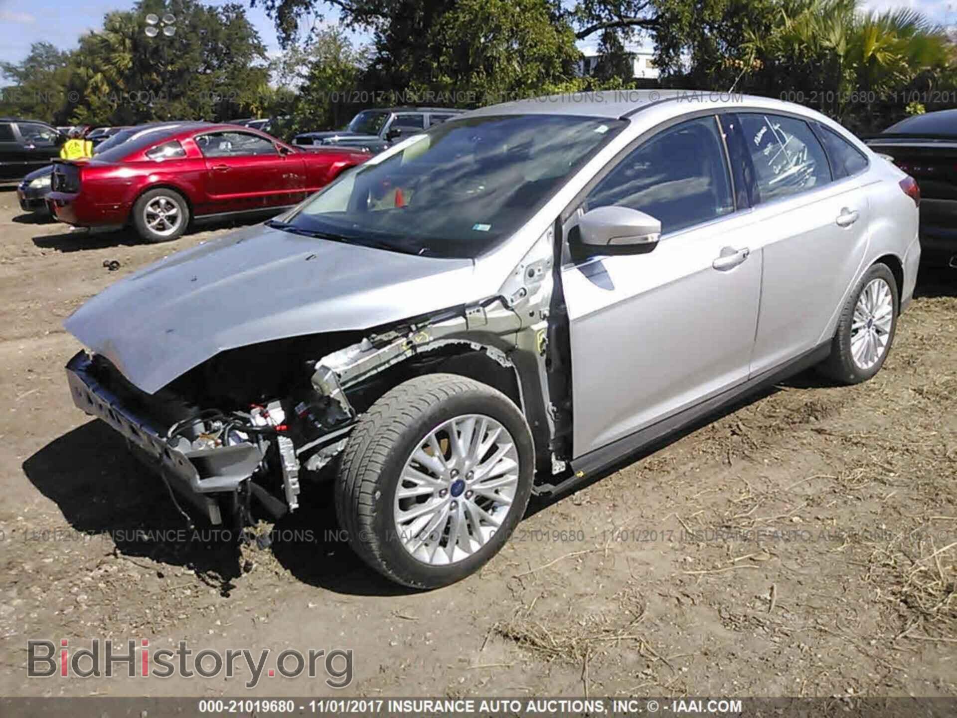 2015 Ford Focus - VIN: 1FADP3J22FL228108 - Фото 2