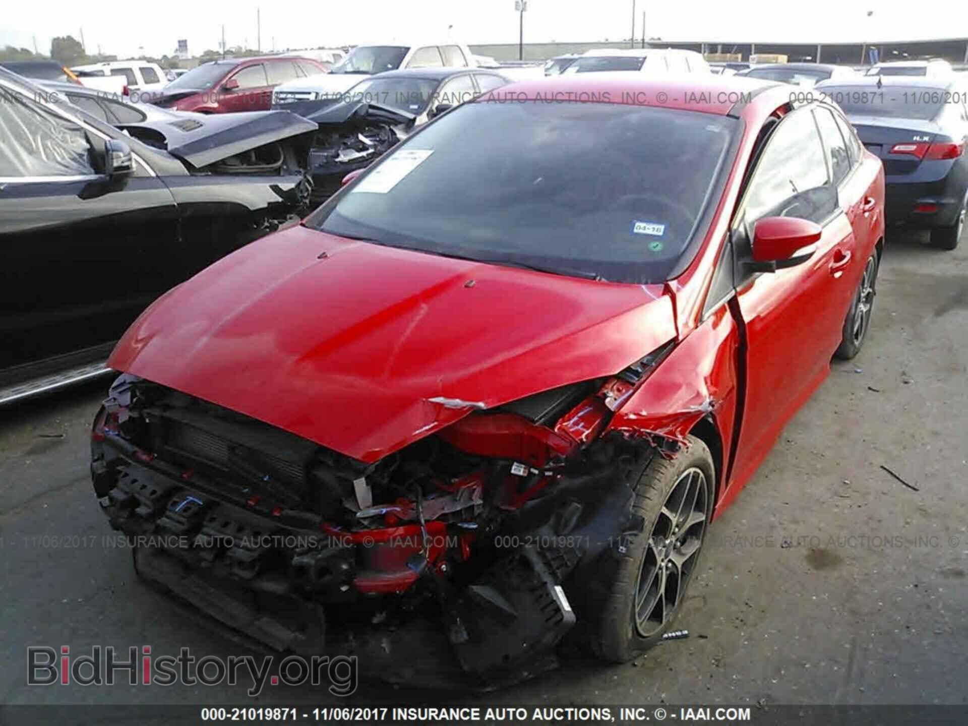 2015 Ford Focus - VIN: 1FADP3F25FL248166 - Photo 2