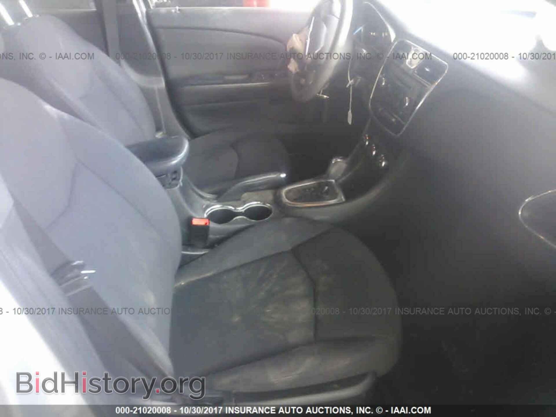 2012 Chrysler 200 - VIN: 1C3CCBAB3CN268357 - Photo 5