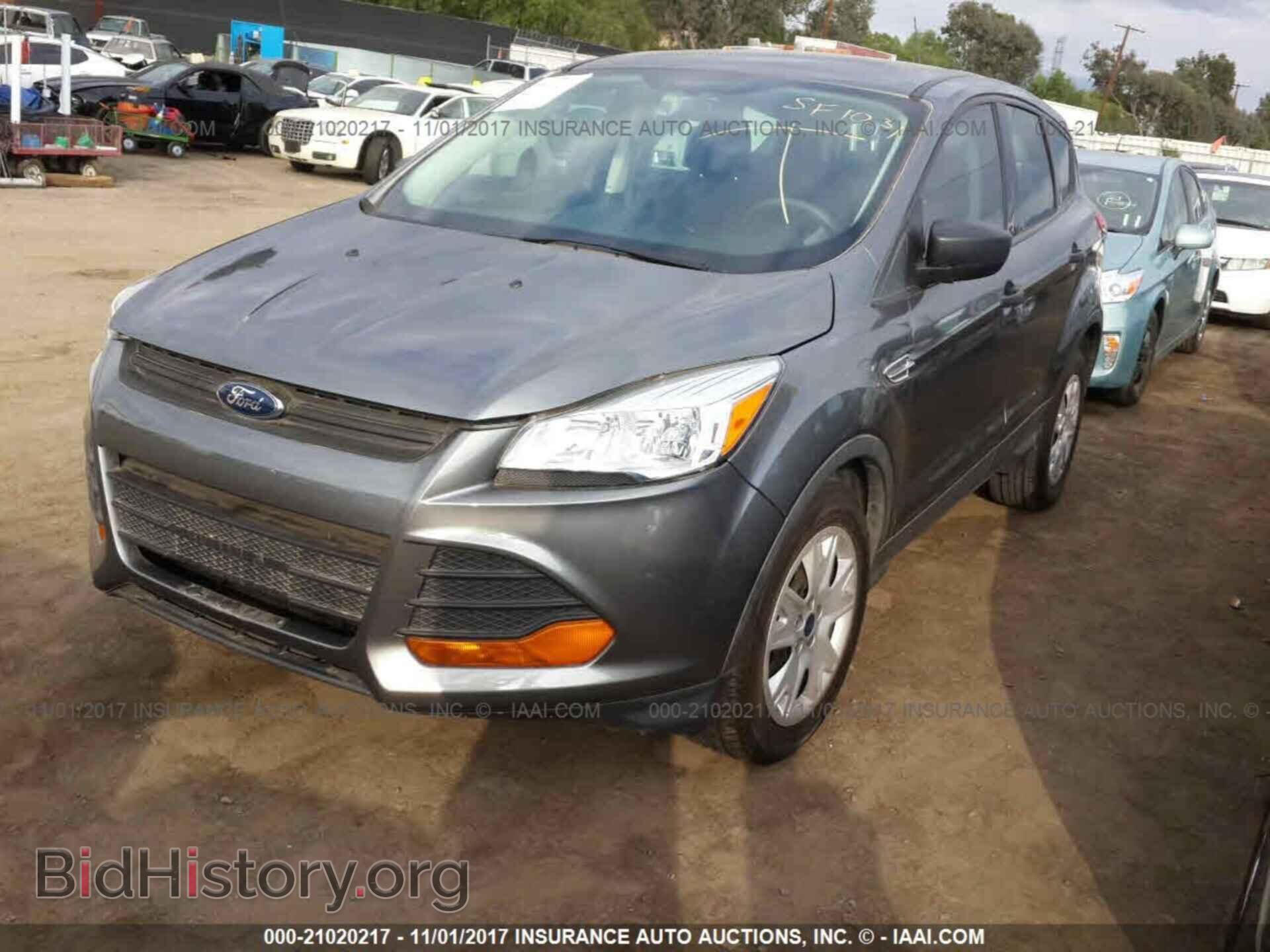 2014 Ford Escape - VIN: 1FMCU0F77EUC30605 - Фото 2