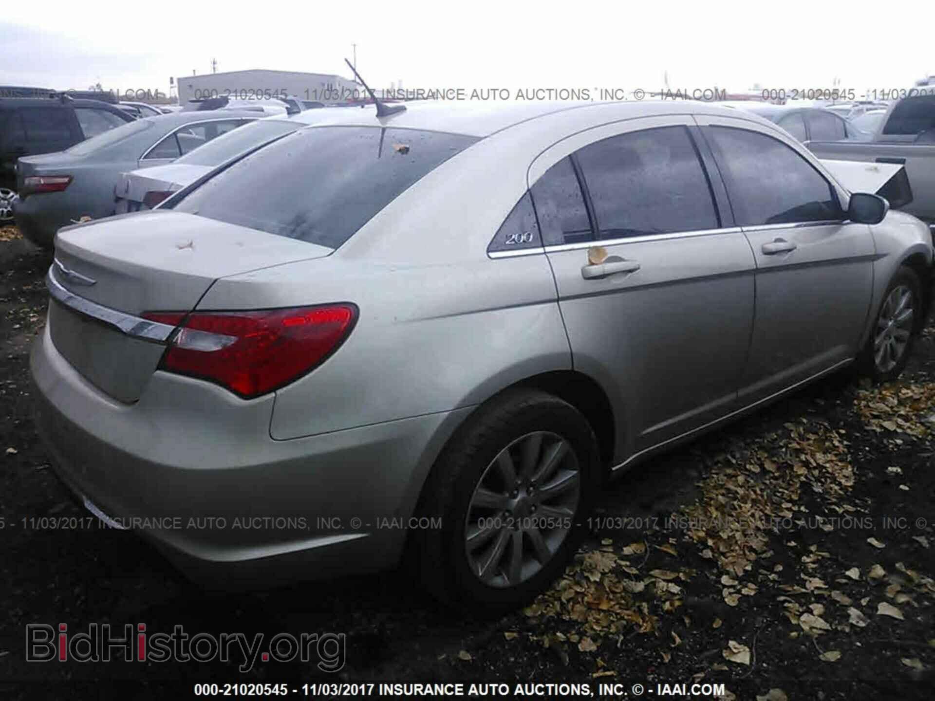 2013 Chrysler 200 - VIN: 1C3CCBBB6DN679557 - Photo 4