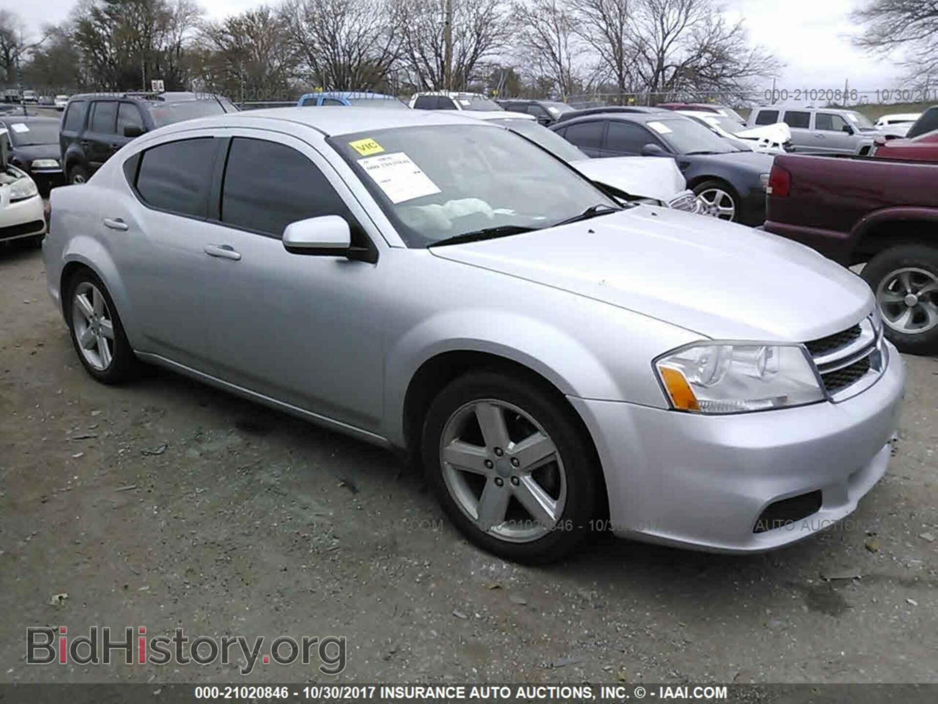 Photo 1B3BD1FB1BN590891 - Dodge Avenger 2011