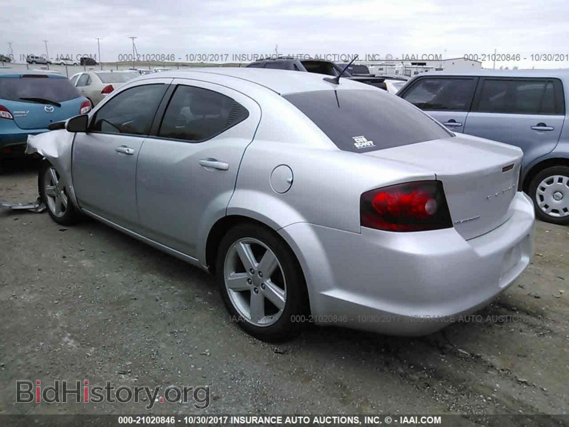 2011 Dodge Avenger - VIN: 1B3BD1FB1BN590891 - Фото 3