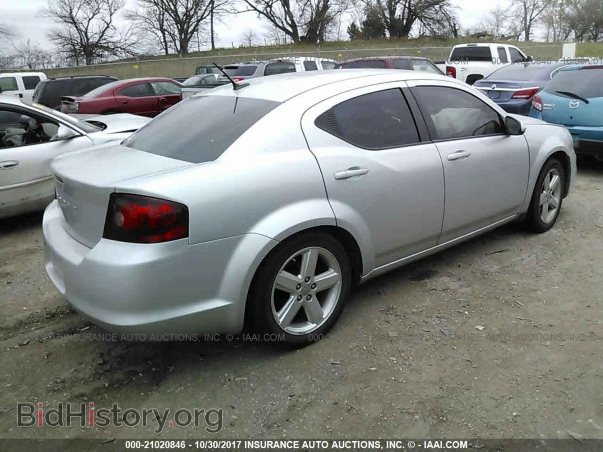 2011 Dodge Avenger - VIN: 1B3BD1FB1BN590891 - Фото 4
