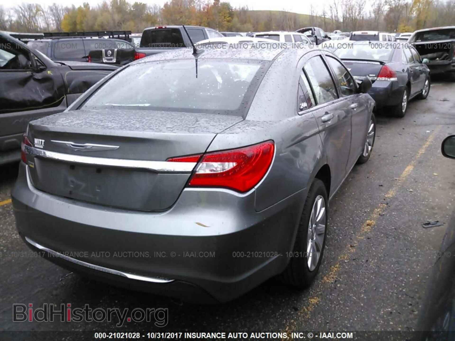 2013 Chrysler 200 - VIN: 1C3CCBBG7DN678199 - Photo 4