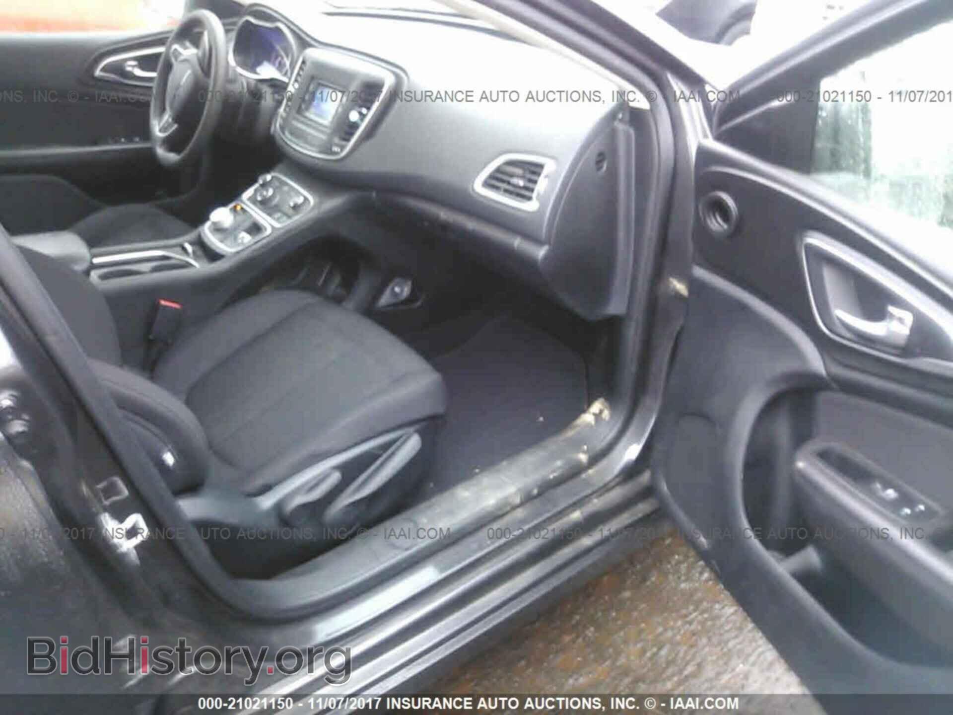 2015 Chrysler 200 - VIN: 1C3CCCAB3FN531831 - Photo 5