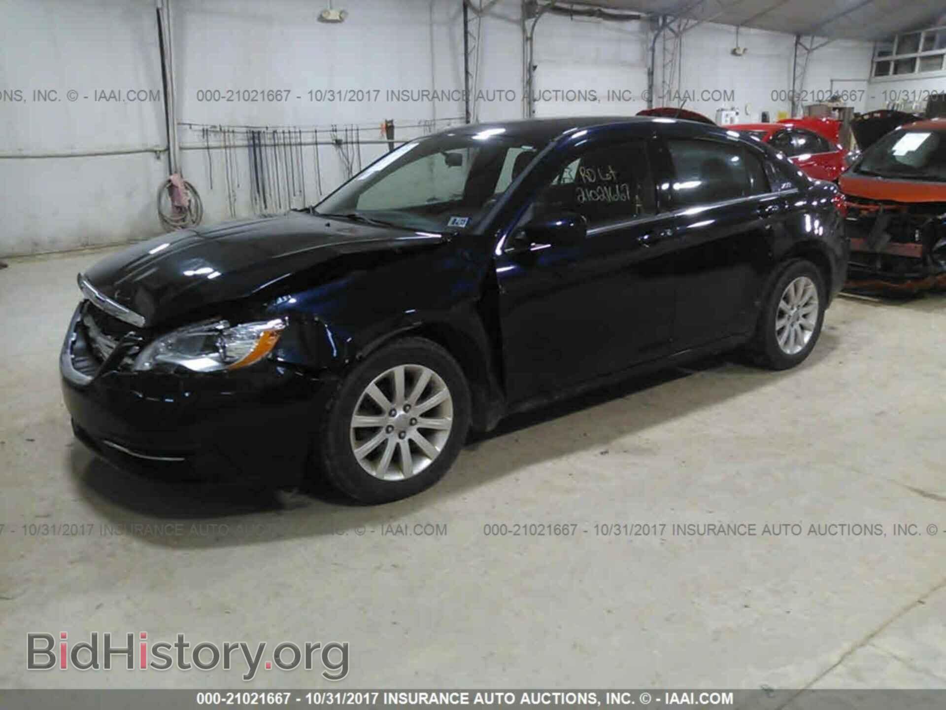 2012 Chrysler 200 - VIN: 1C3CCBBG6CN102036 - Фото 2