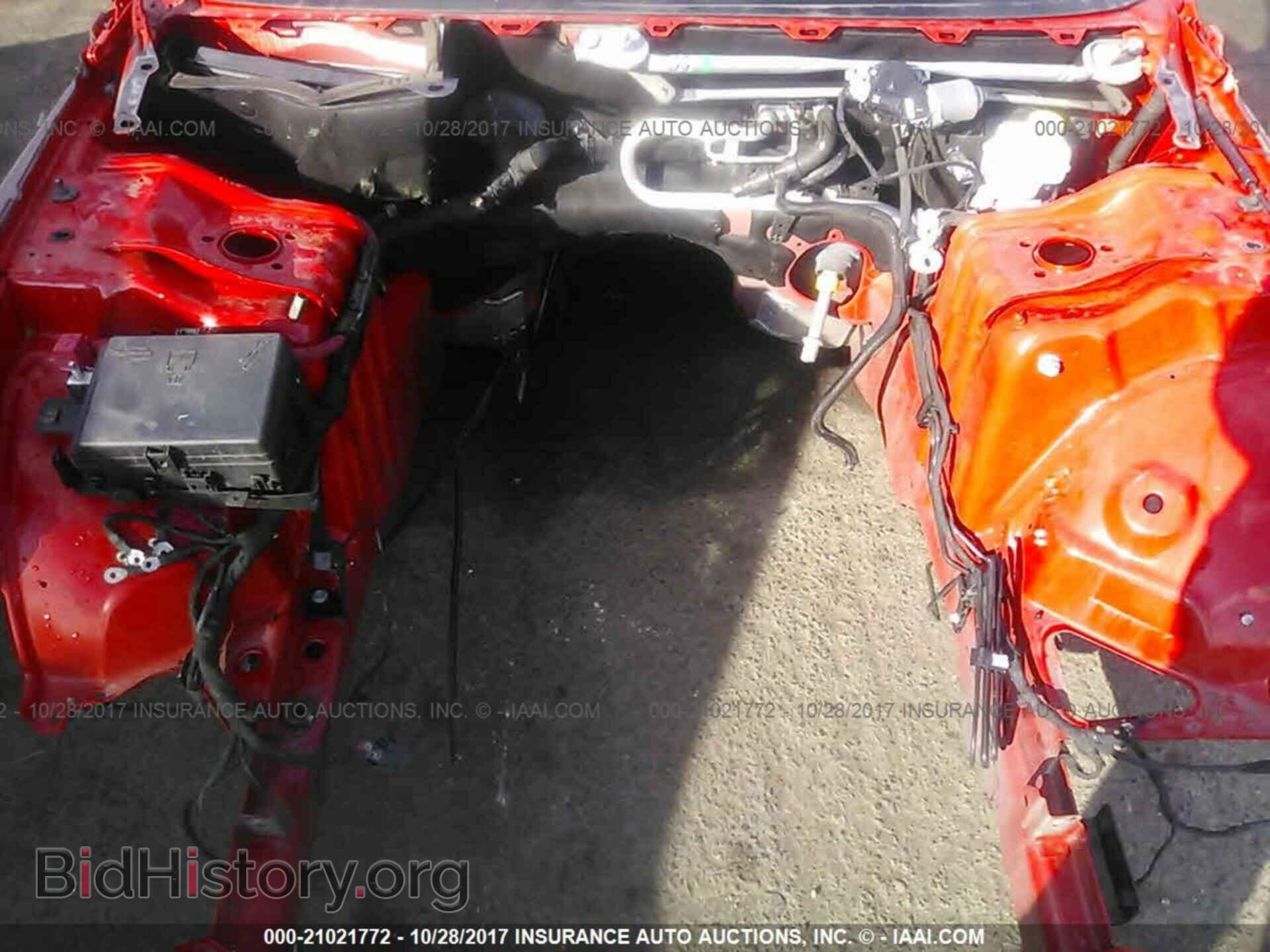 2015 Dodge Challenger - VIN: 2C3CDZC90FH809121 - Фото 10
