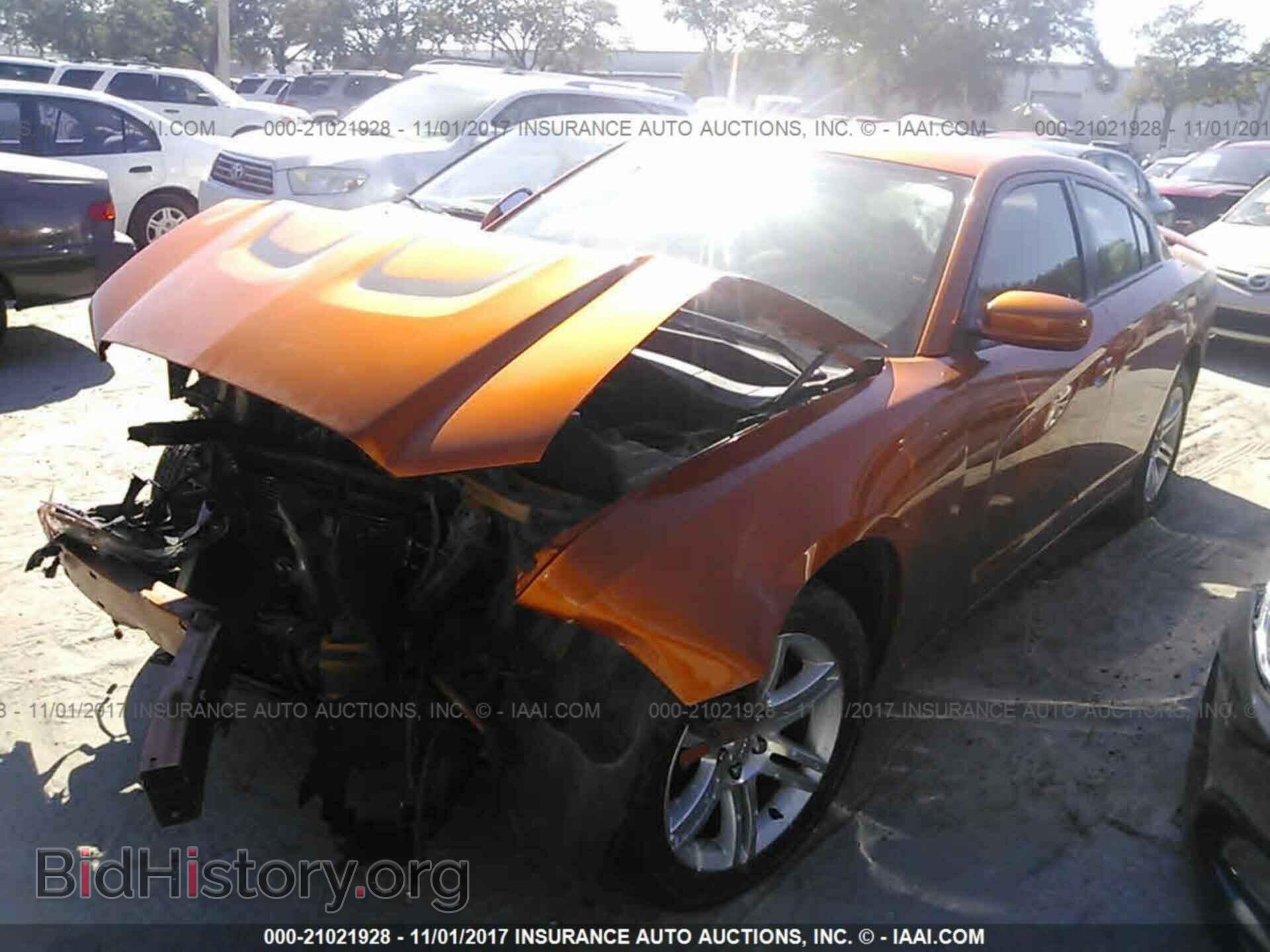 2011 Dodge Charger - VIN: 2B3CL3CG2BH534597 - Фото 2