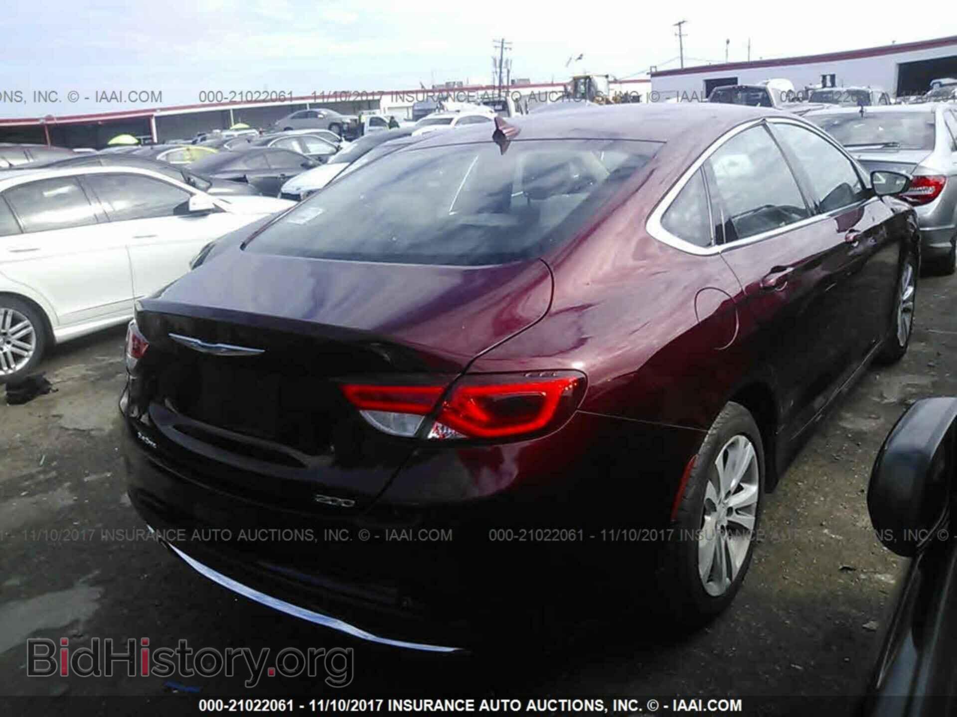 2016 Chrysler 200 - VIN: 1C3CCCAB3GN116090 - Photo 4