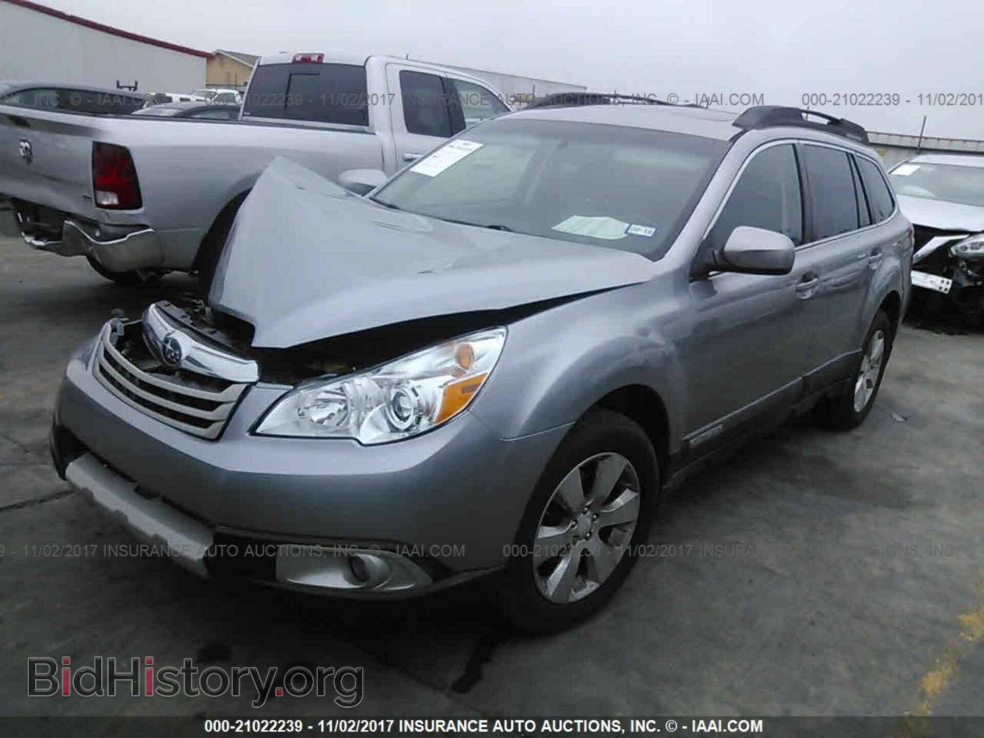 2011 Subaru Outback - VIN: 4S4BRCKC4B3418372 - Фото 2