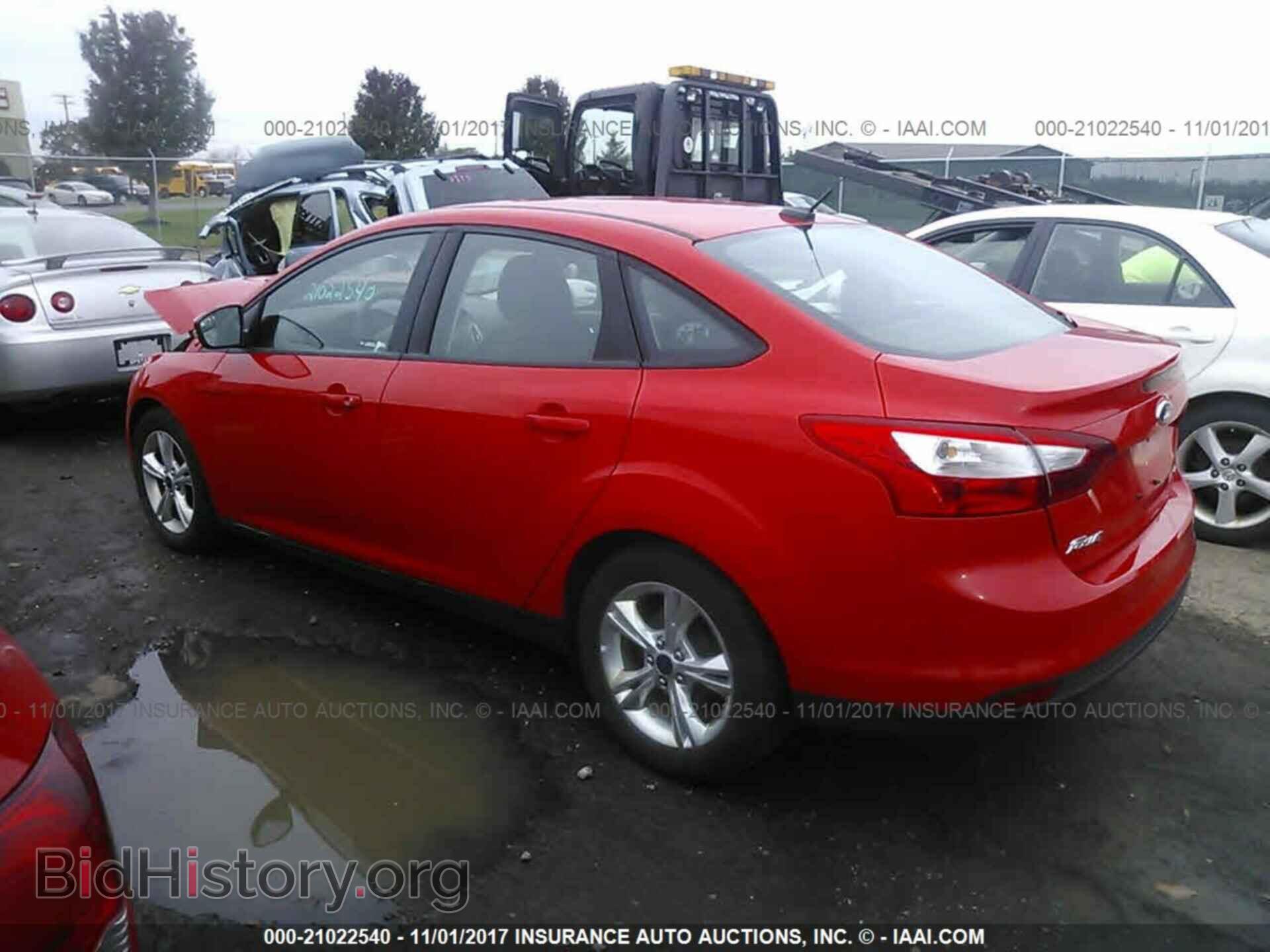 2014 Ford Focus - VIN: 1FADP3F23EL193361 - Photo 3
