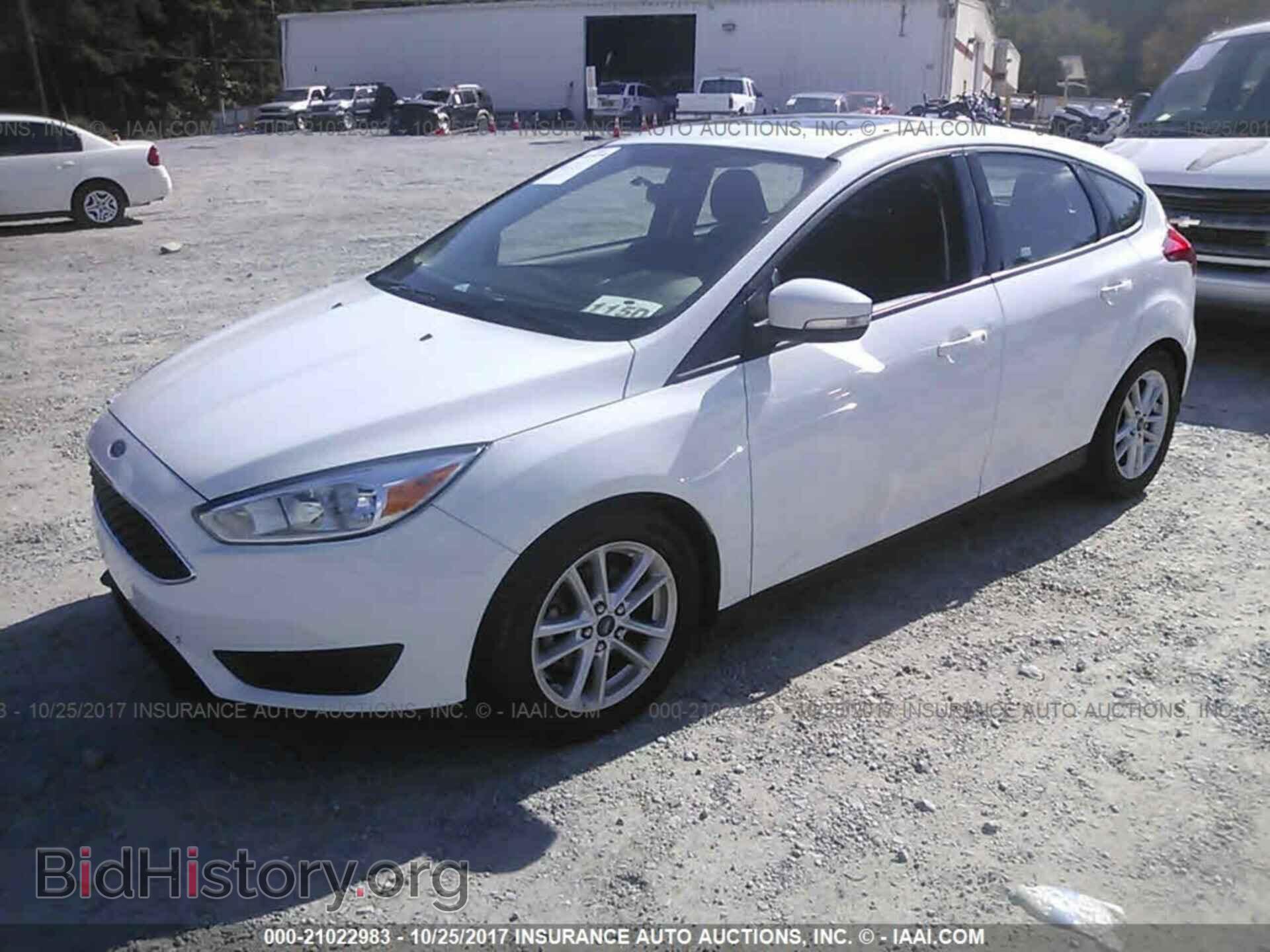 2016 Ford Focus - VIN: 1FADP3K25GL259286 - Photo 2