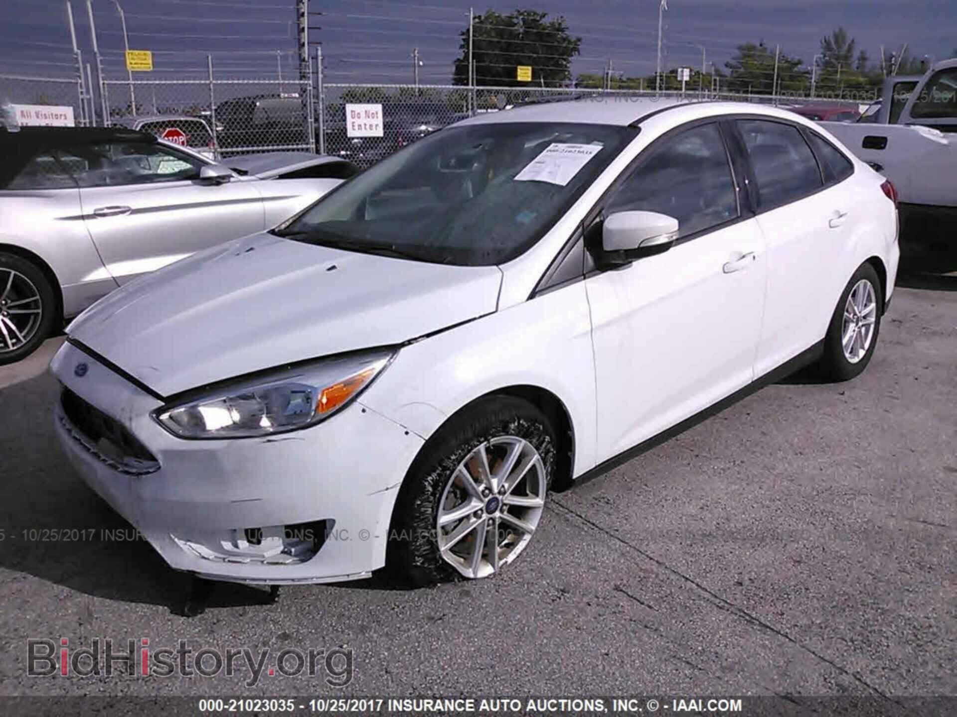 2016 Ford Focus - VIN: 1FADP3F21GL228708 - Photo 2