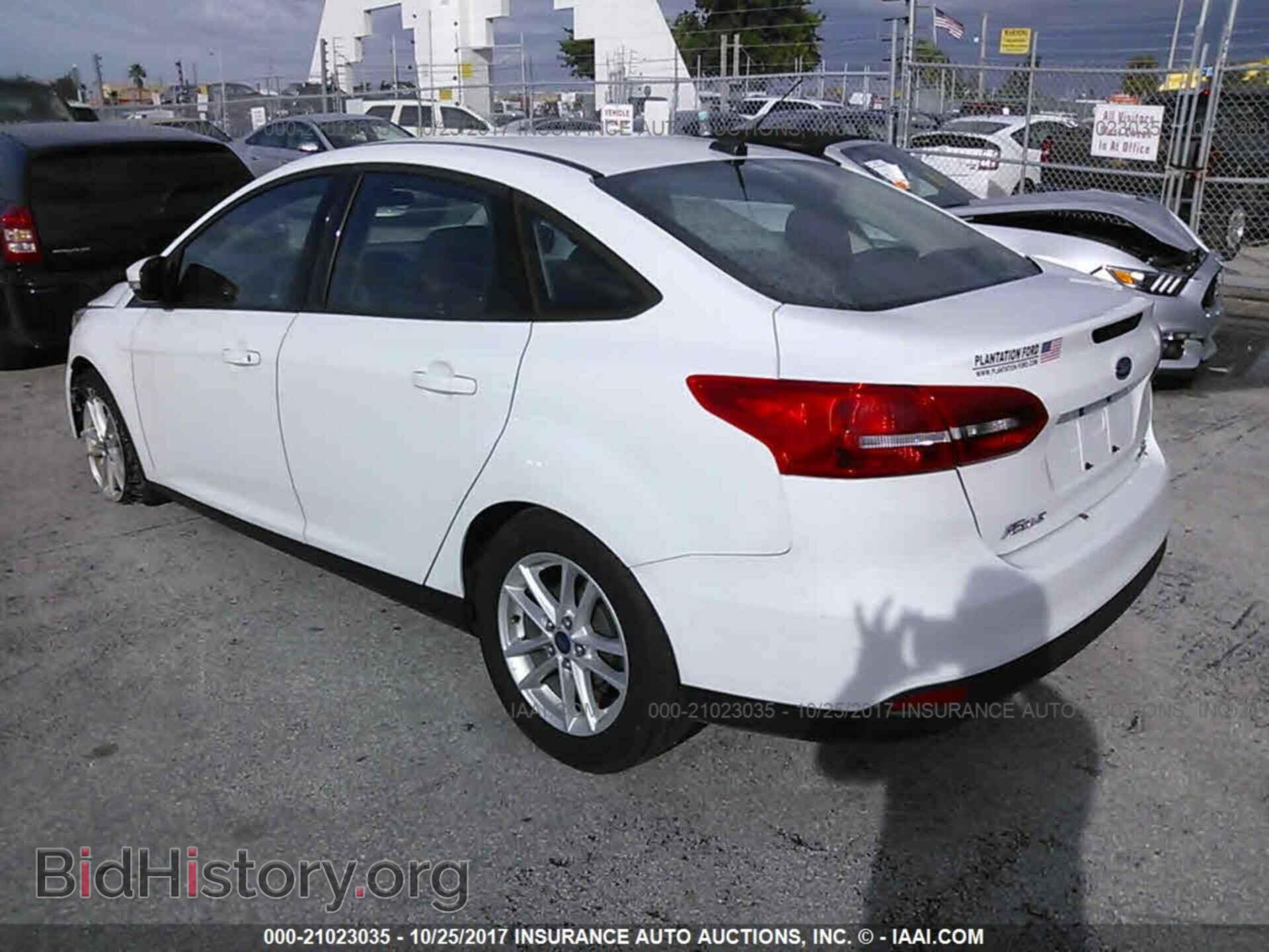 2016 Ford Focus - VIN: 1FADP3F21GL228708 - Photo 3